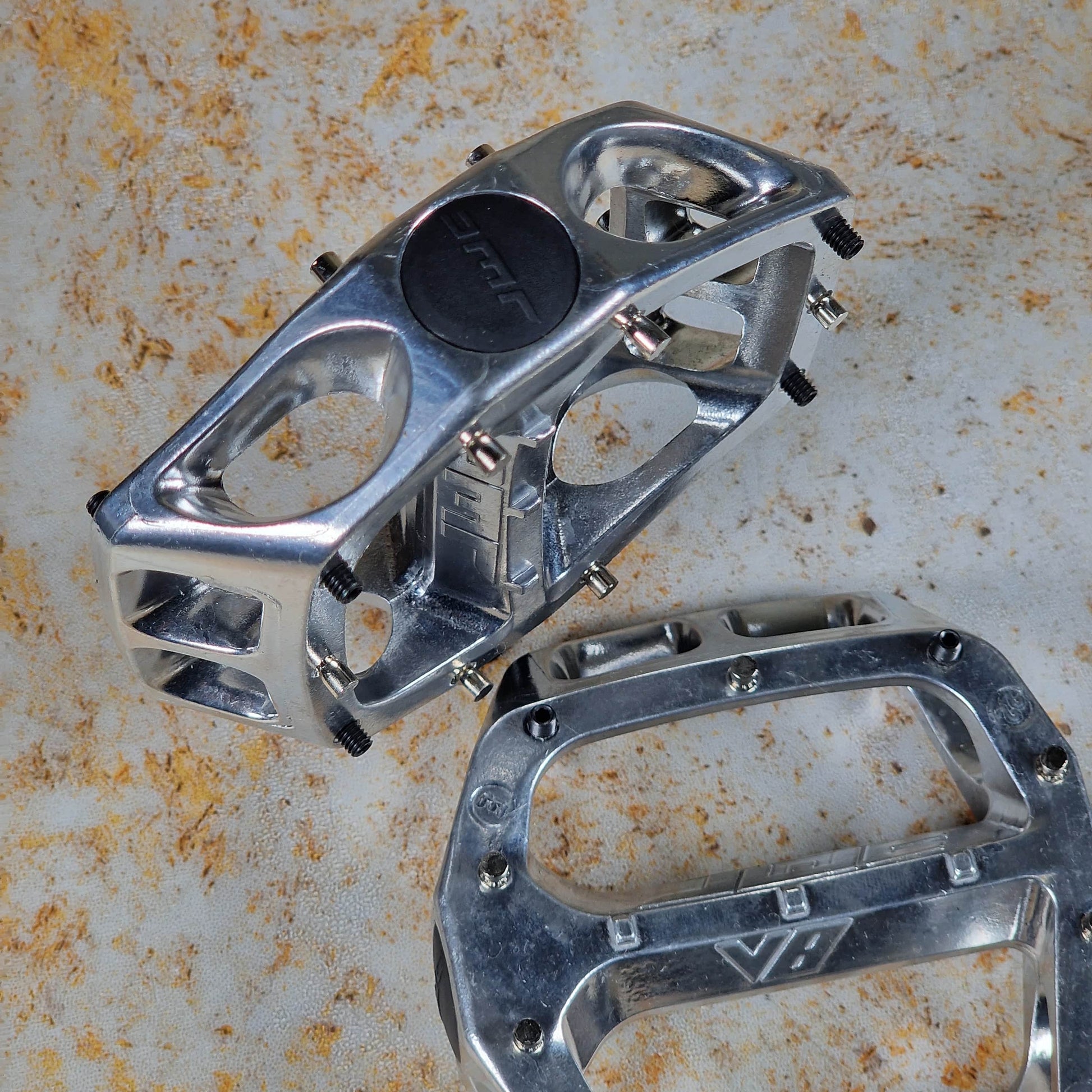 dmr v8 pedals review DMR V8 Classic DU Pedals