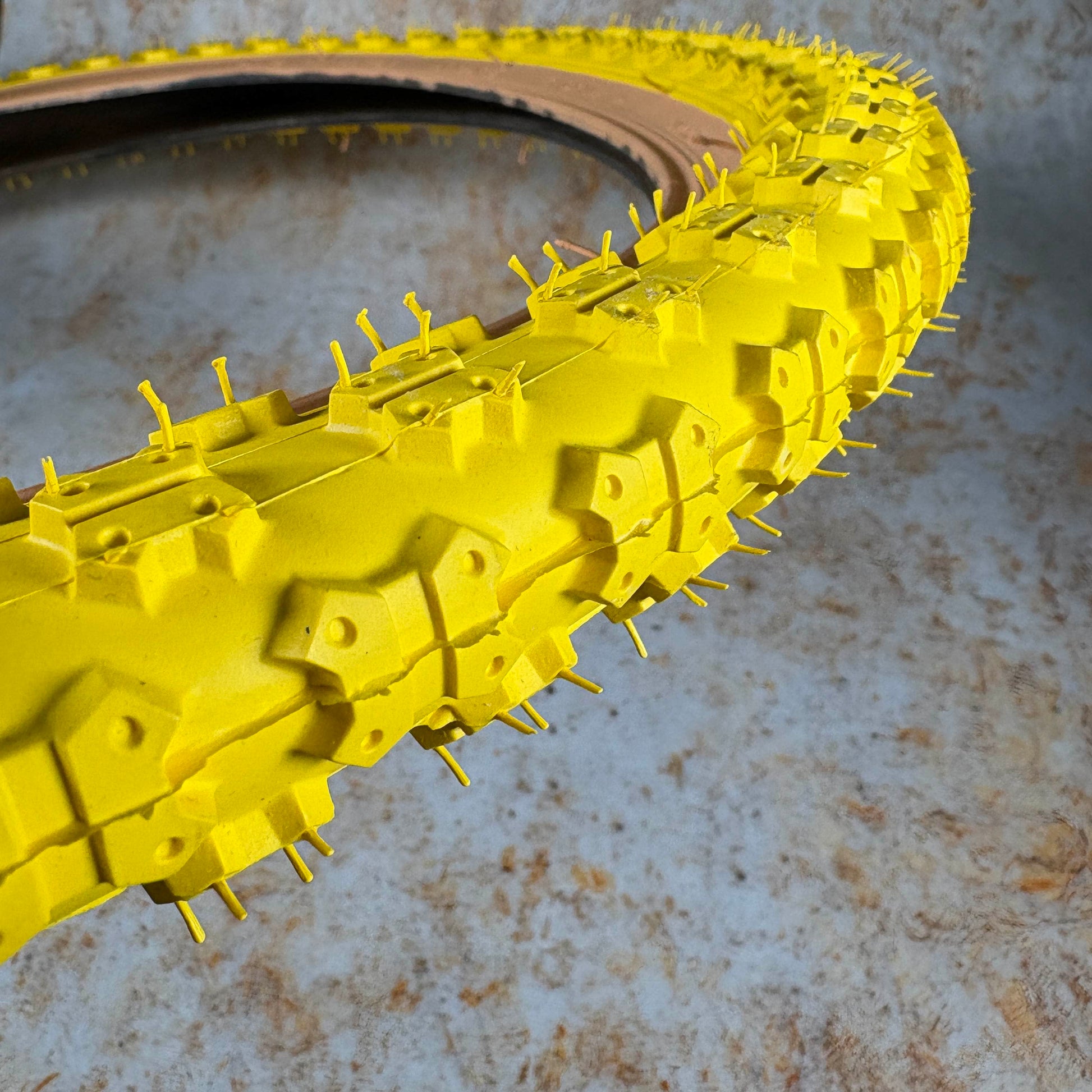 DSI Old School BMX 20 x 2.125 / Yellow DSI Gumwall Comp III Tyre 20" x 2.125"