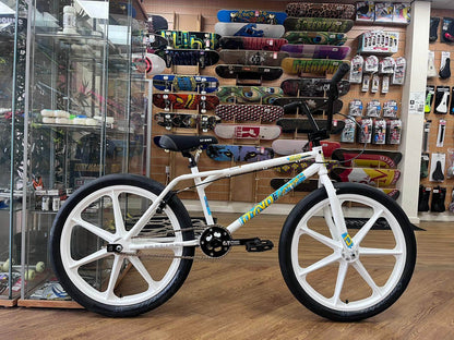 GT BMX Bikes White Dyno Pro Compe Dave Voelker Skyway Edition 24 Inch Bike White