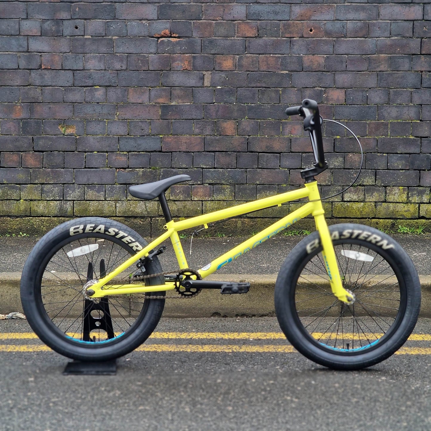Eastern Bikes BMX Bikes Neon Yellow / 20.5 Eastern Bikes Javelin 20.5" TT Bike Neon Yellow