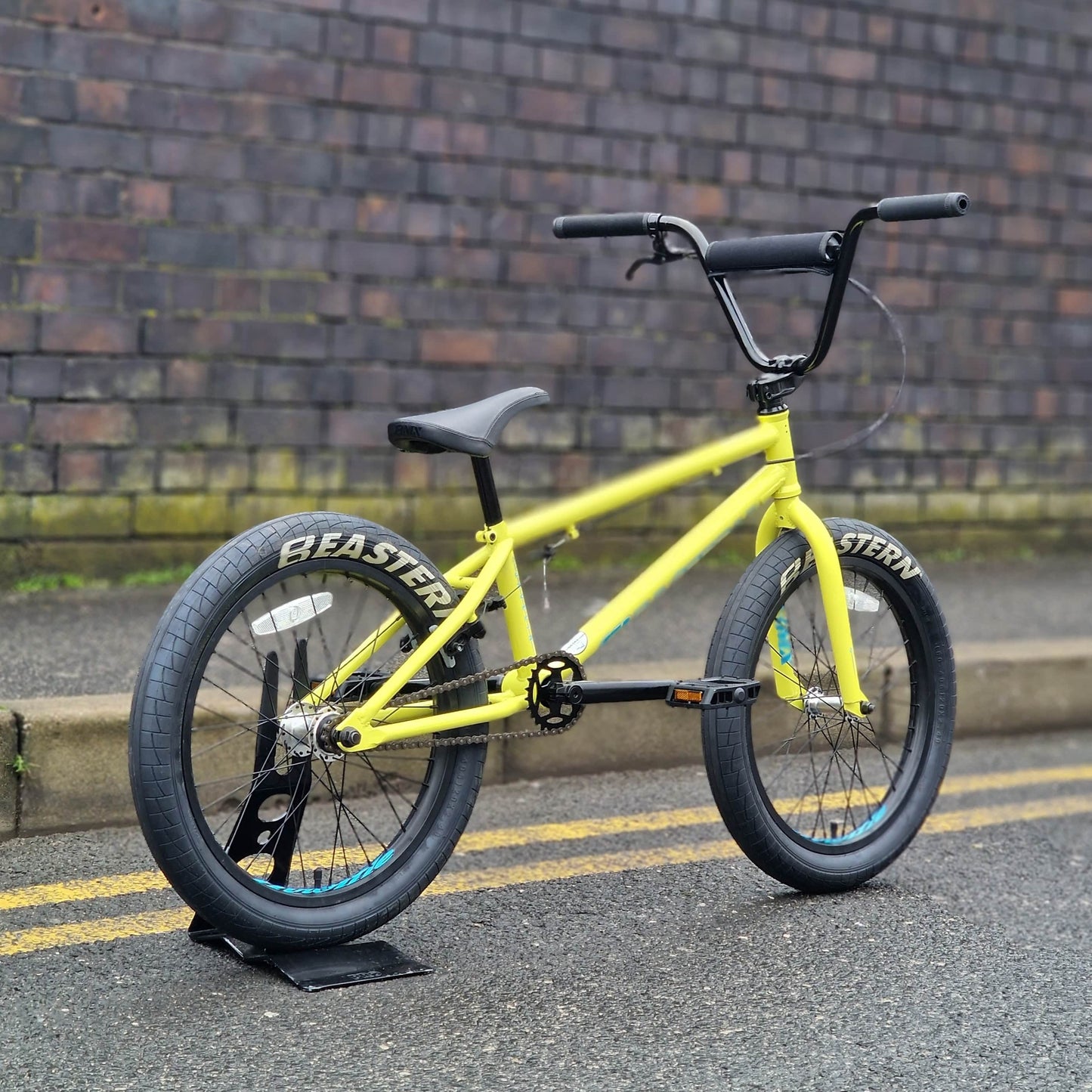 Eastern Bikes BMX Bikes Neon Yellow / 20.5 Eastern Bikes Javelin 20.5" TT Bike Neon Yellow