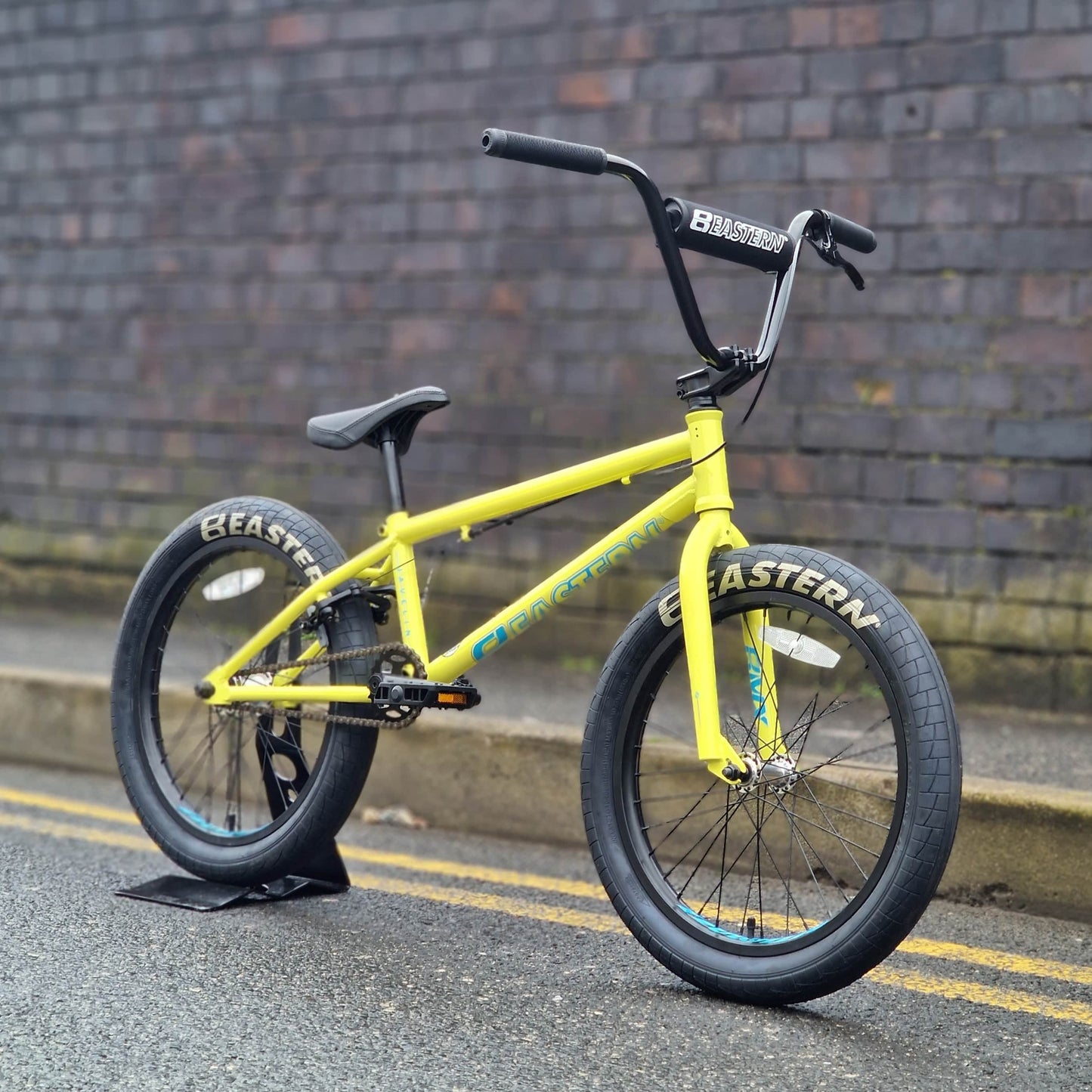 Eastern Bikes BMX Bikes Neon Yellow / 20.5 Eastern Bikes Javelin 20.5" TT Bike Neon Yellow