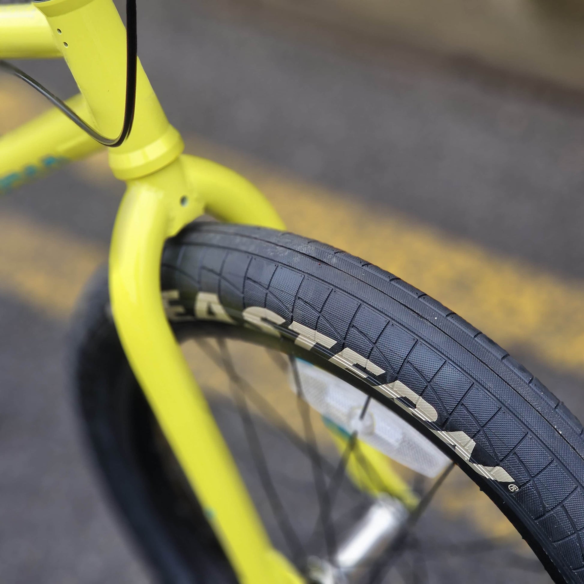 Eastern Bikes BMX Bikes Neon Yellow / 20.5 Eastern Bikes Javelin 20.5" TT Bike Neon Yellow