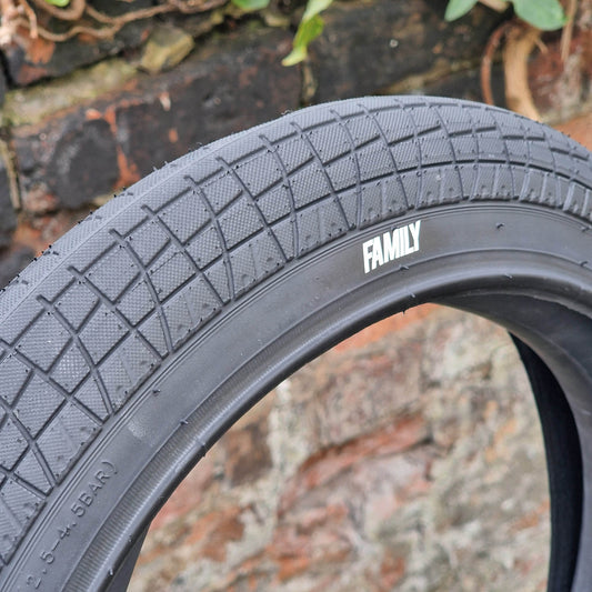 Family BMX Parts 16 x 2.10 / Black Family F2128 16 Inch Tyre