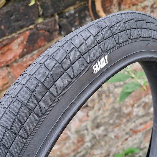 Family BMX Parts 18 x 2.10 / Black Family F2128 18 Inch Tyre