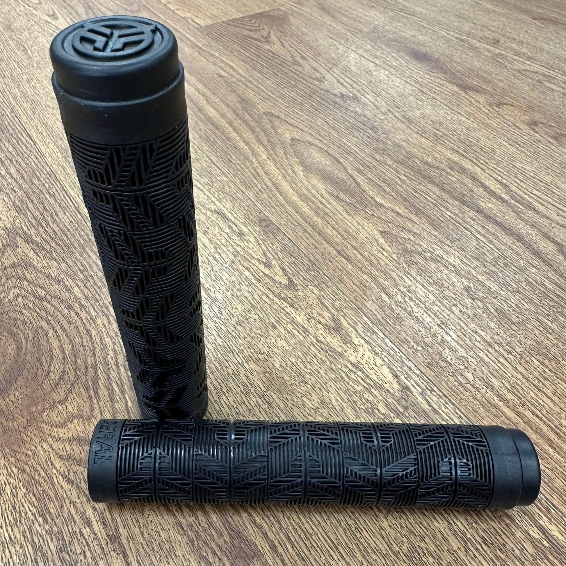 Federal BMX Parts Black Federal Command Flangeless Grips