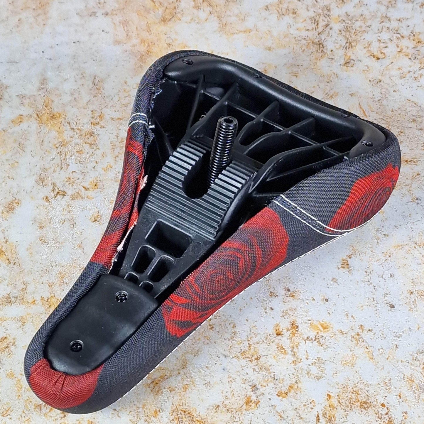 Federal BMX Parts Federal Mid Pivotal Roses Seat Black / Red with White Logo