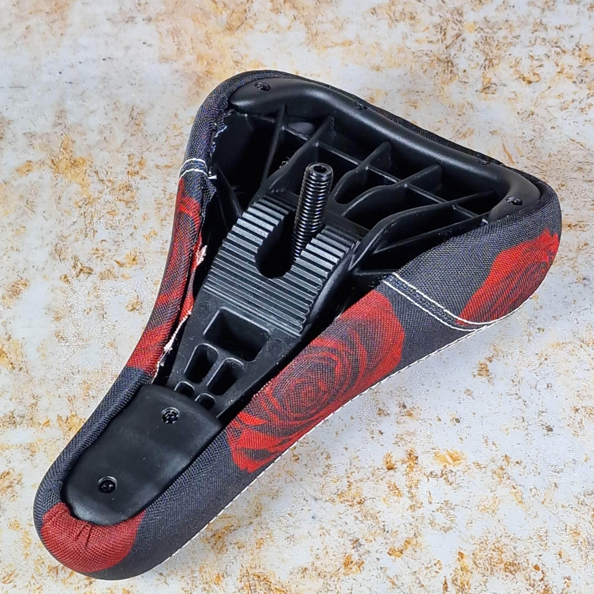 Federal BMX Parts Federal Mid Pivotal Roses Seat Black / Red with White Logo