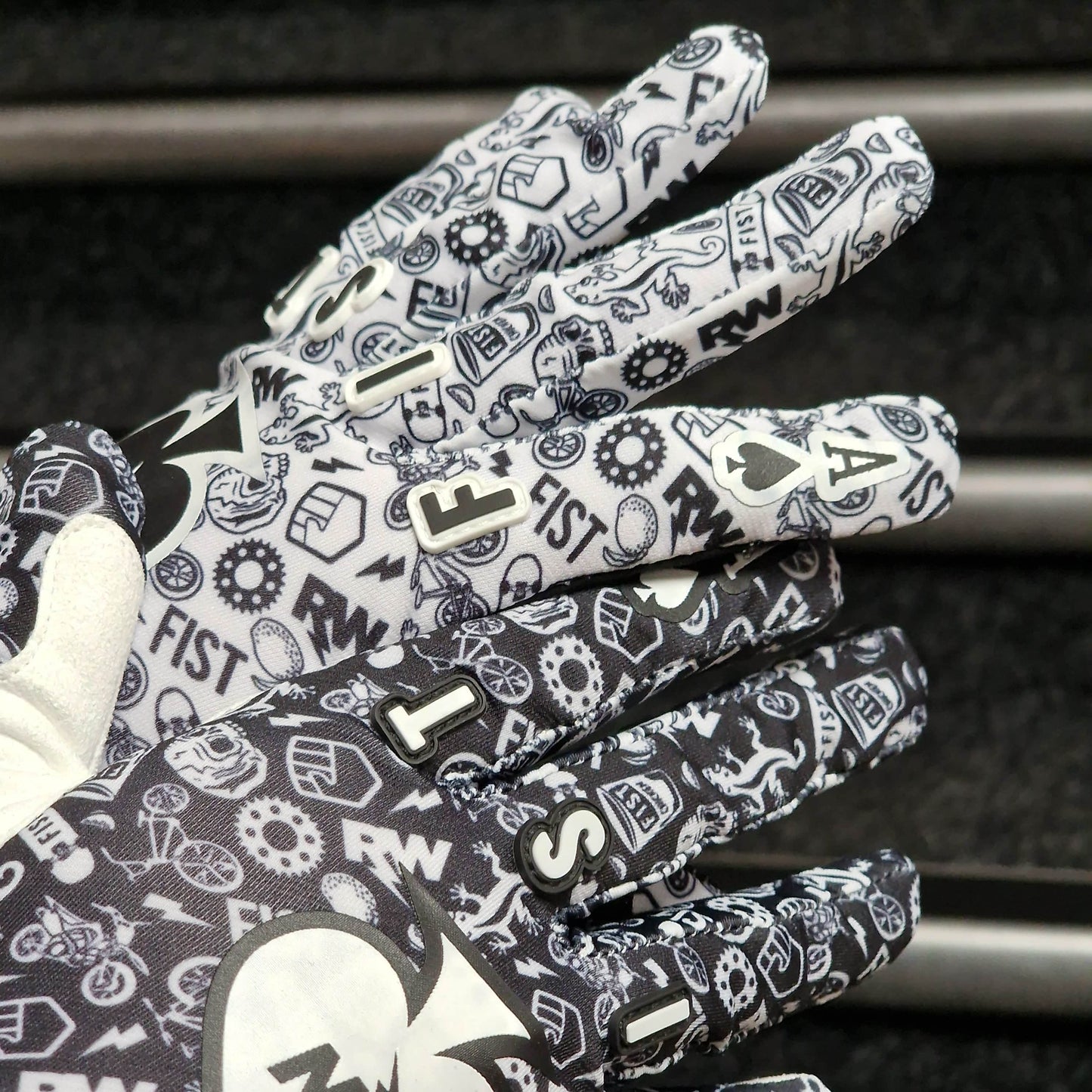 FIST Protection FIST Handwear Chapter 28 Youth Gloves R-Willy Ace