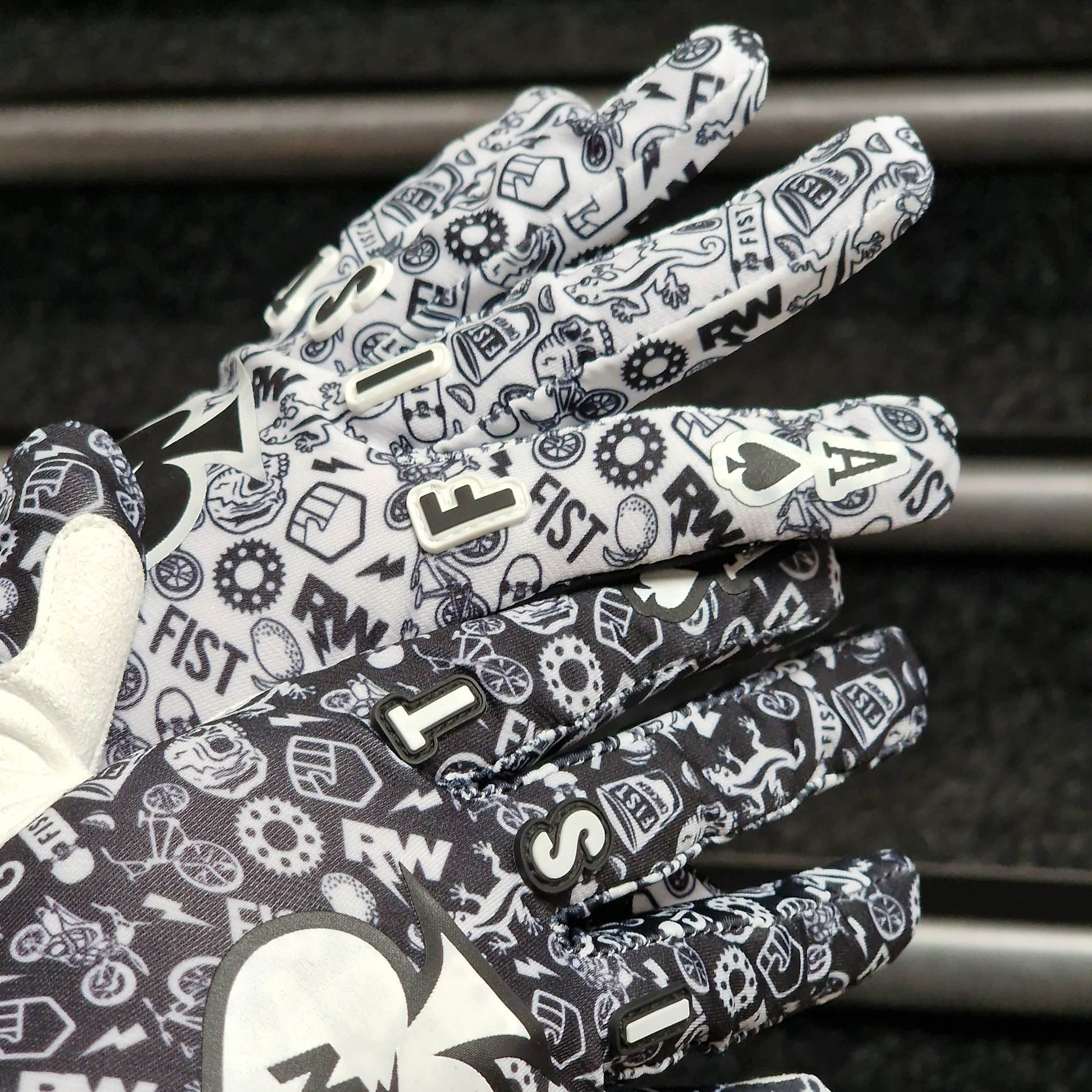 FIST Protection FIST Handwear Chapter 28 Youth Gloves R-Willy Ace