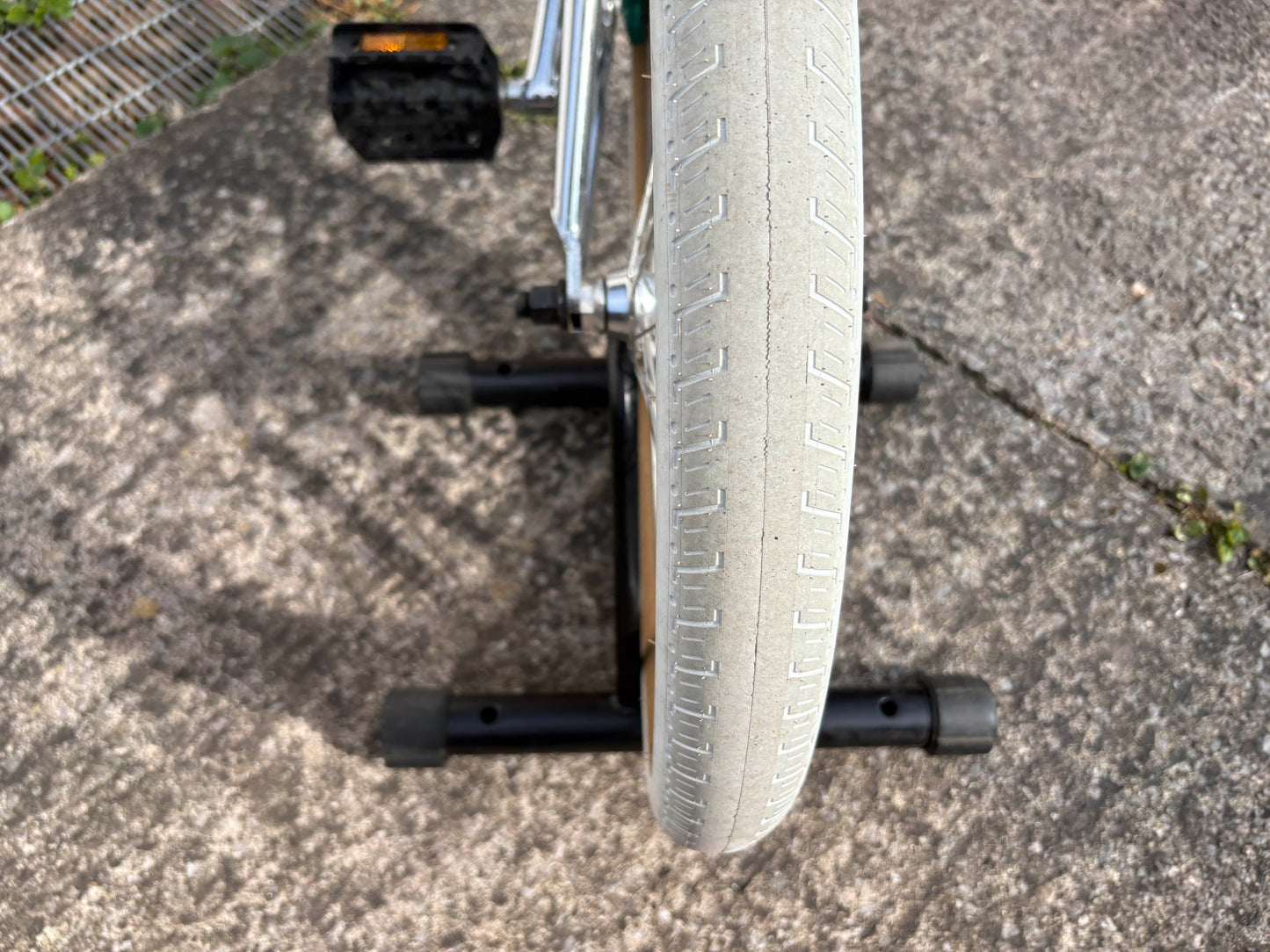 Alans BMX Floor Type Alloy Bike Stand Black Used