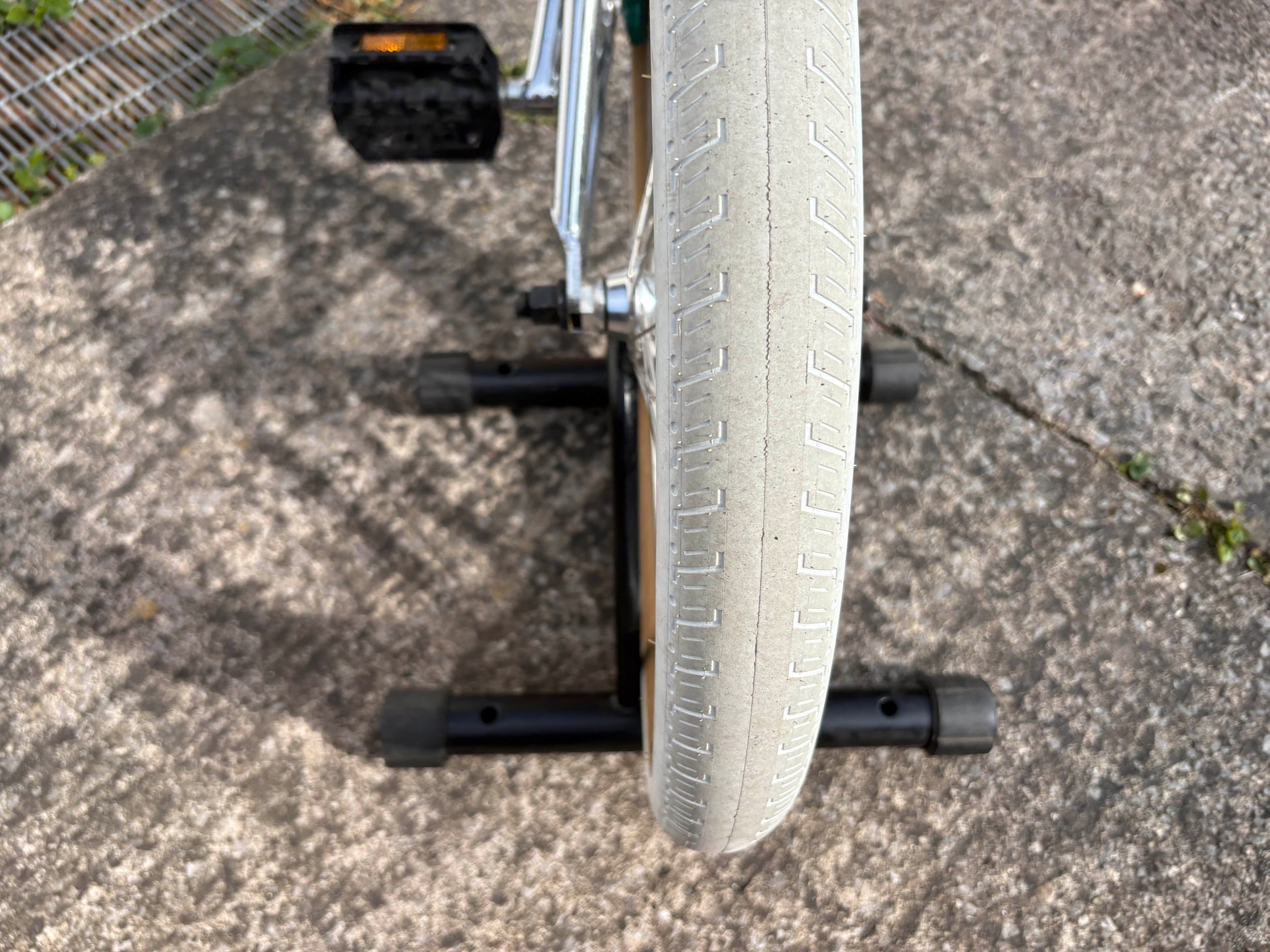 Alans BMX Floor Type Alloy Bike Stand Black Used