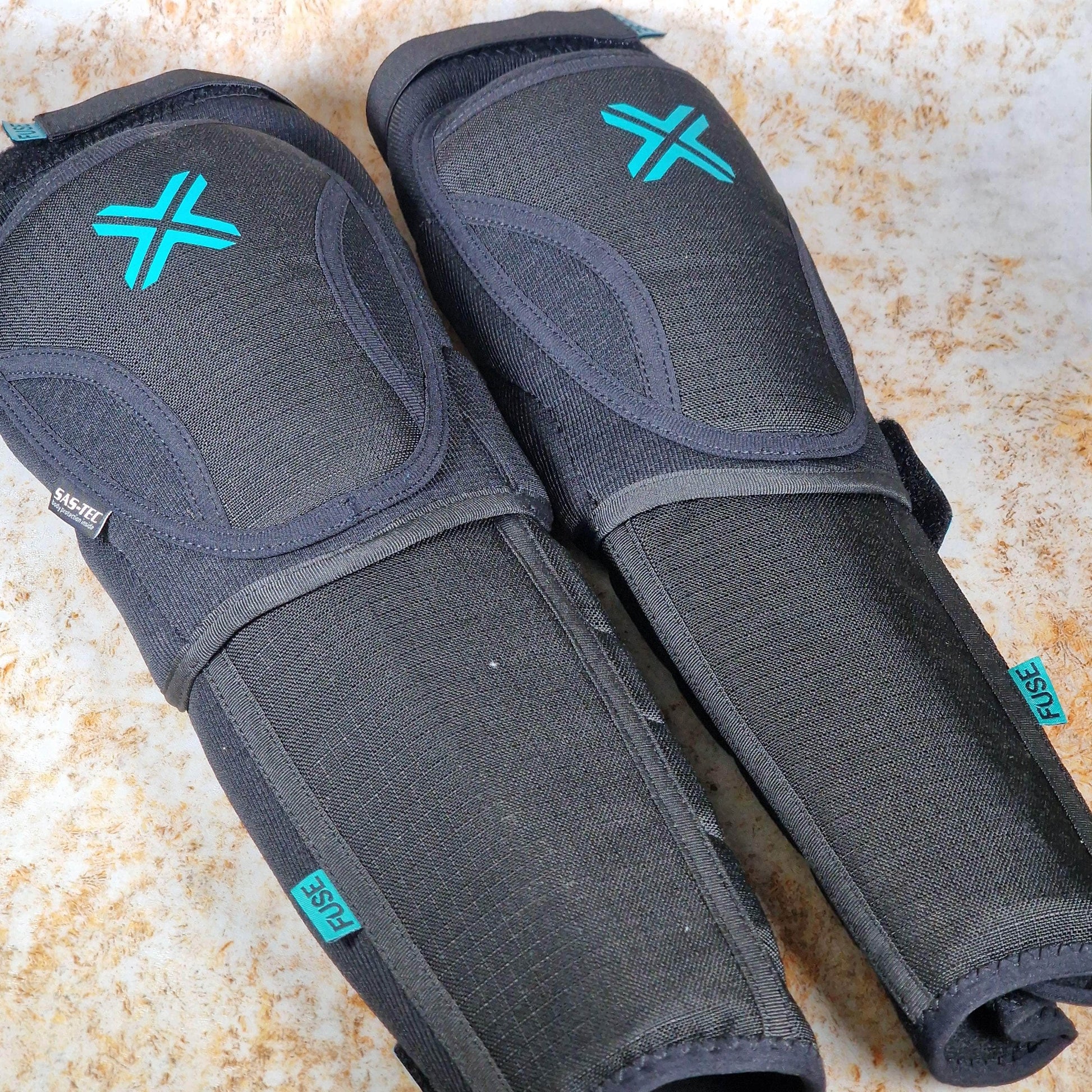 FUSE Protection Fuse Echo 100 Knee Pad Combo