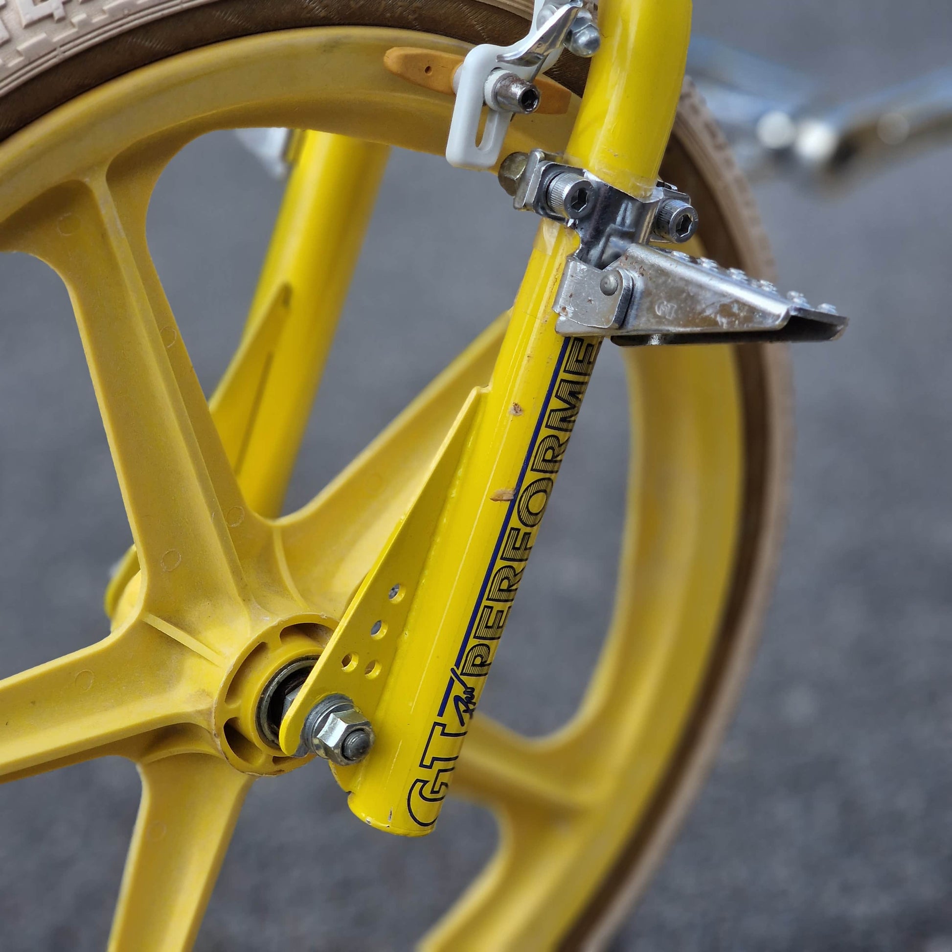 GT Old School BMX Bikes GT 1986 Pro Performer Bike Yellow / White Previously Owned