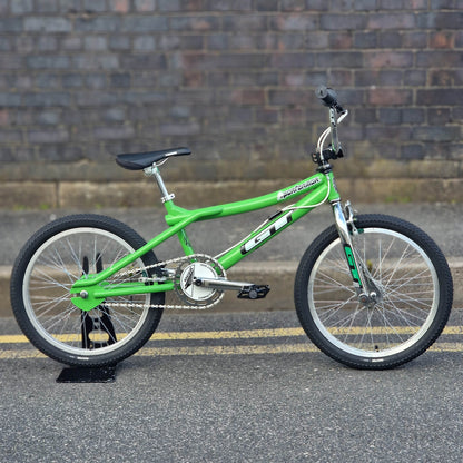 GT Green GT 2000 Performer Bike Green Previously Owned