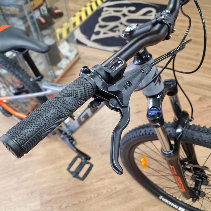 GT Bikes GT Avalanche Sport Mountain Bike Grey