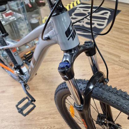 GT Bikes GT Avalanche Sport Mountain Bike Grey