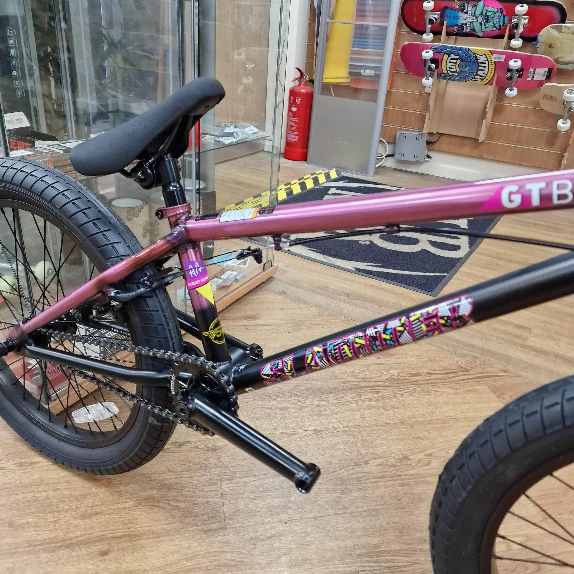 GT BMX Bikes 20 / Raspberry GT Slammer Mercado Bike Raspberry / Black Fade