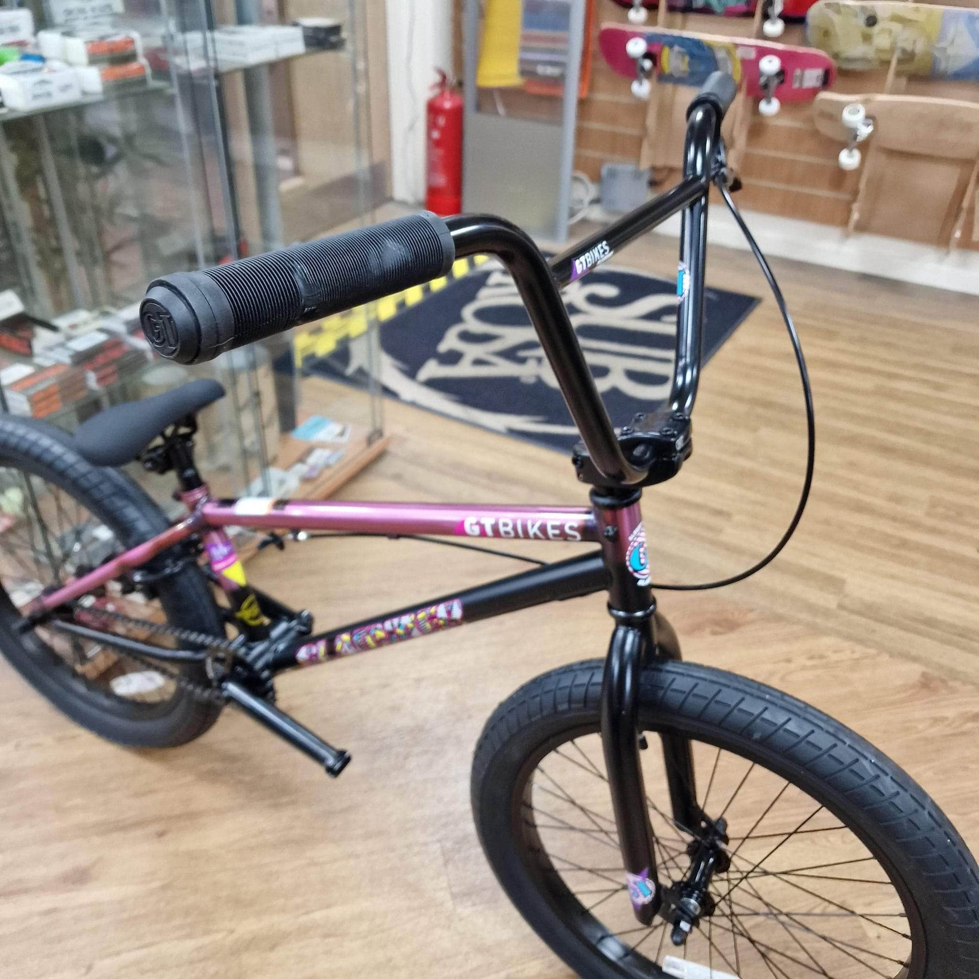 GT BMX Bikes 20 / Raspberry GT Slammer Mercado Bike Raspberry / Black Fade