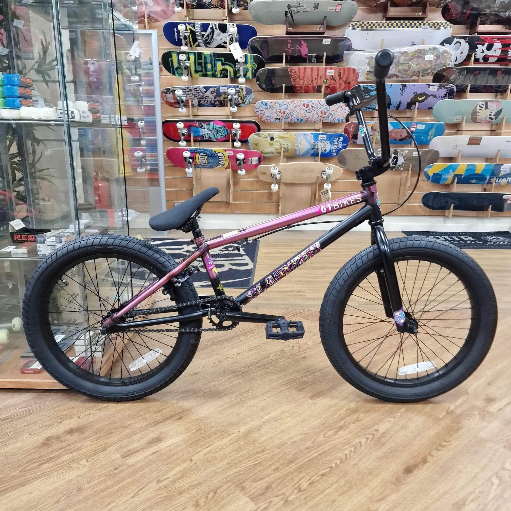 GT BMX Bikes Raspberry / 20 GT Slammer Mercado Bike Raspberry / Black Fade