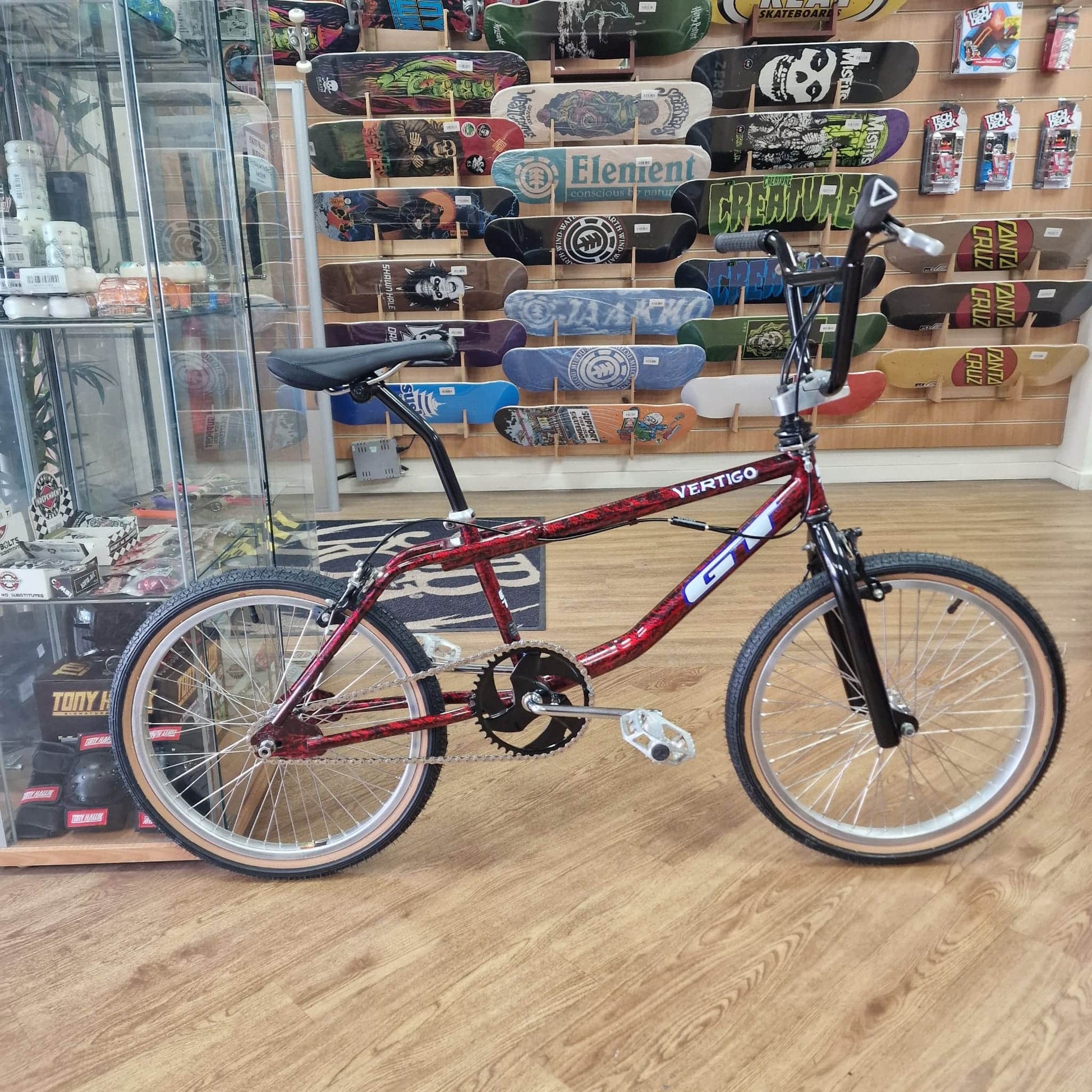 GT Old School BMX Bikes GT Vertigo 1996 Bike Red / Black Splatter