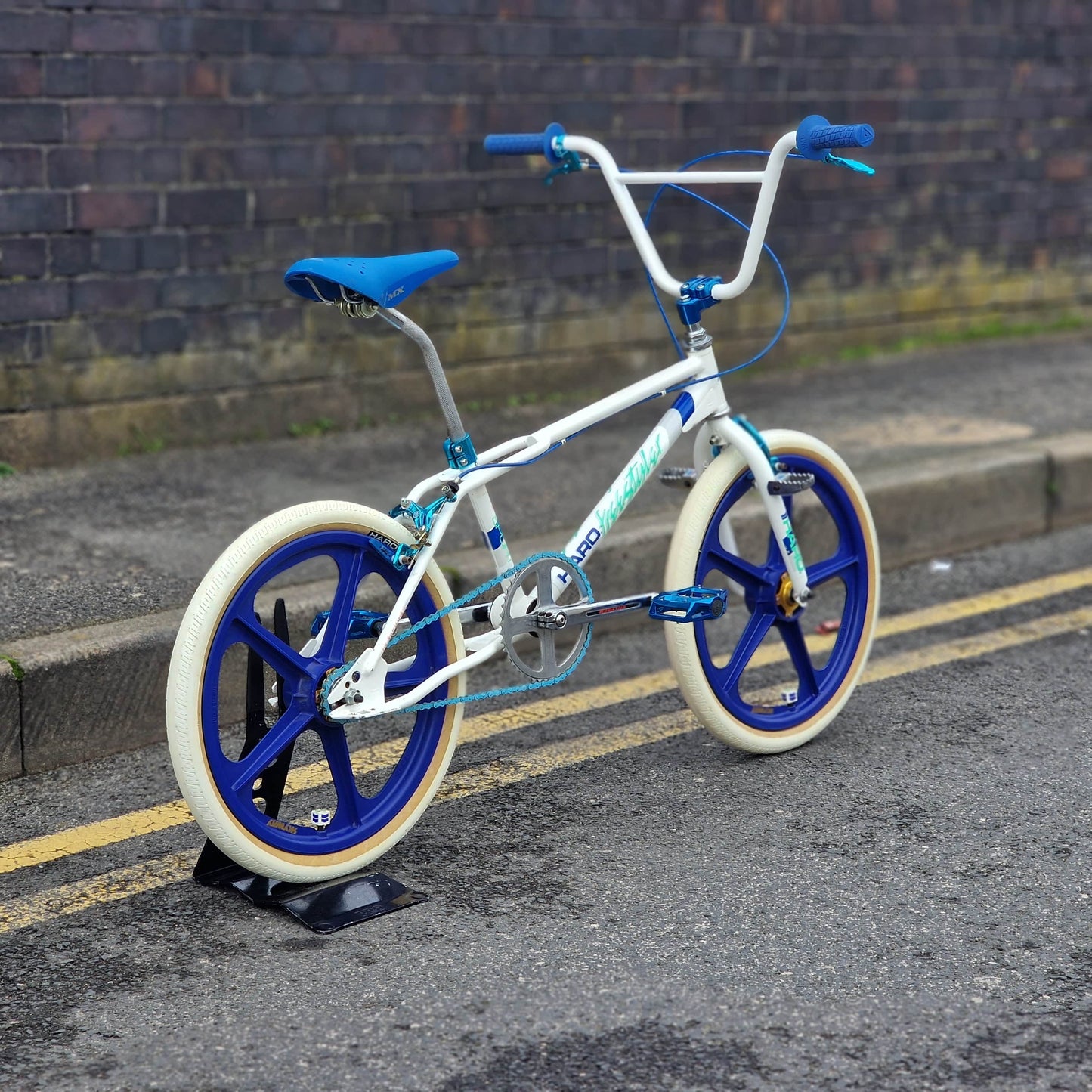Haro Old School BMX Bikes Haro 1985 Sport Custom Bike White / Blue Previously Owned