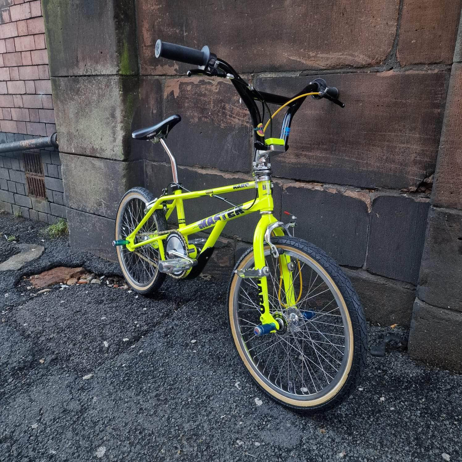 Haro Old School BMX Haro 1989 Bashguard Team Master Bike Neon Yellow