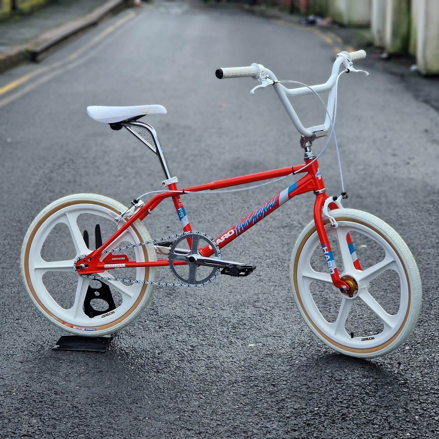 Haro Old School BMX Bikes Haro 2015 (1985 re-issue) FST Sport Red/White