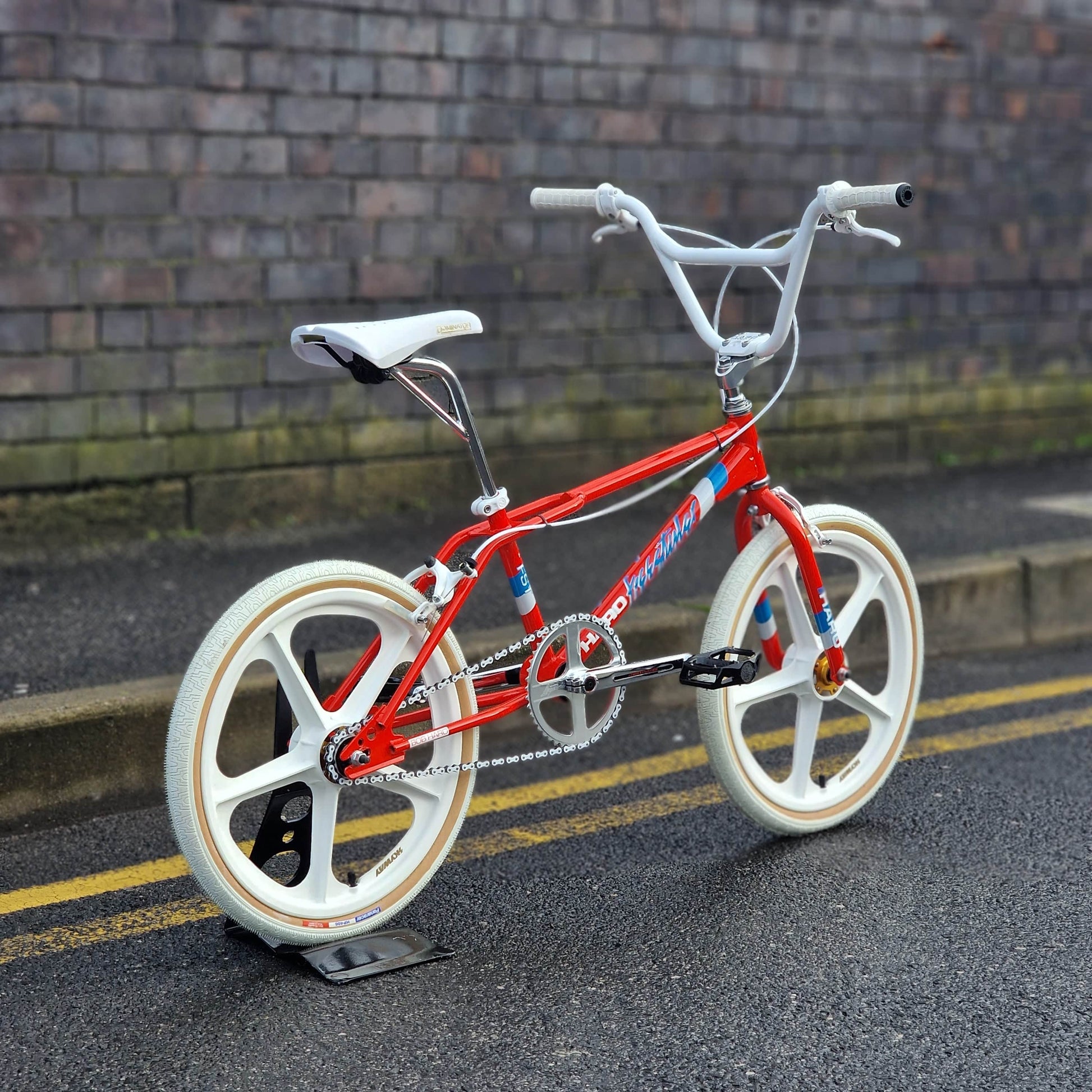 Haro Old School BMX Bikes Haro 2015 (1985 re-issue) FST Sport Red/White