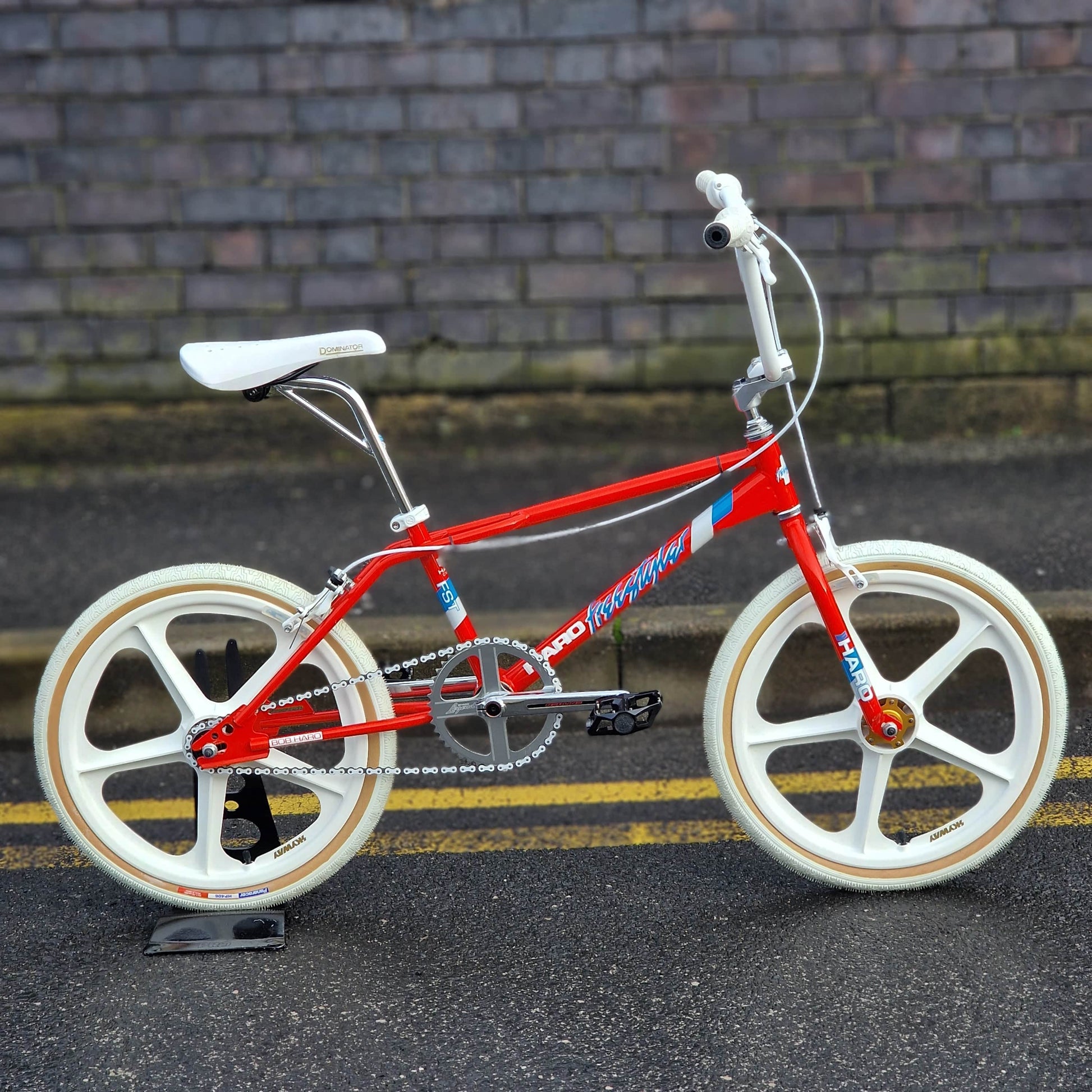 Haro Old School BMX Bikes Haro 2015 (1985 re-issue) FST Sport Red/White