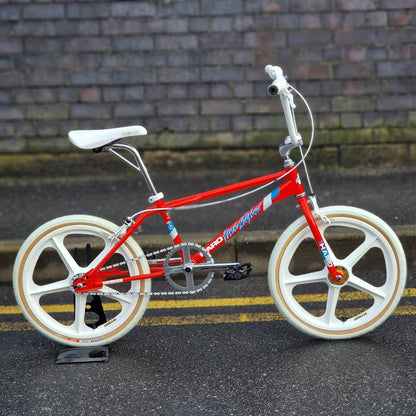 Haro Old School BMX Bikes Haro 2015 (1985 re-issue) FST Sport Red/White