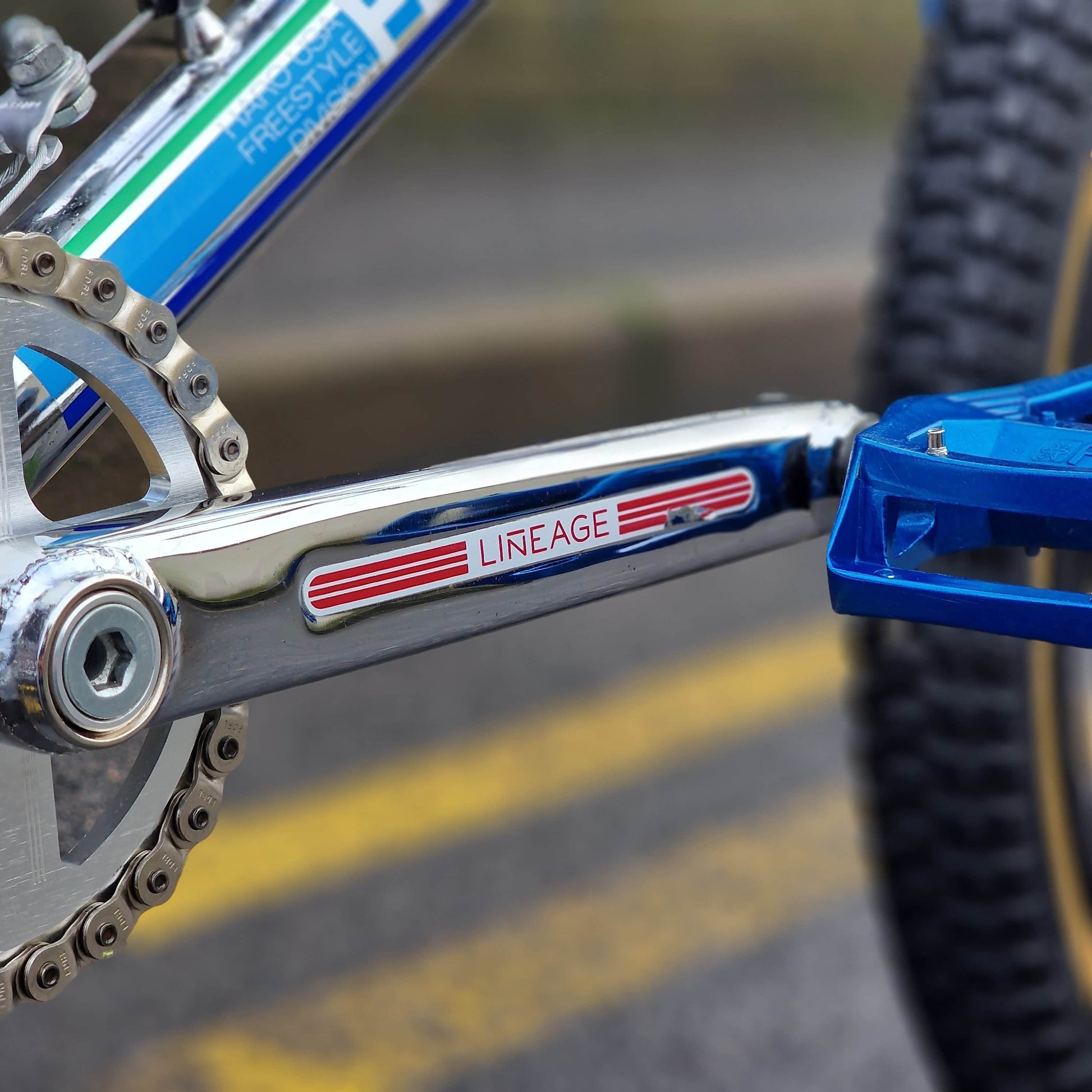 Haro Old School BMX Bikes Haro 40th Anniversary Bob Haro Freestyler Bike Chrome with Skyway Graphites