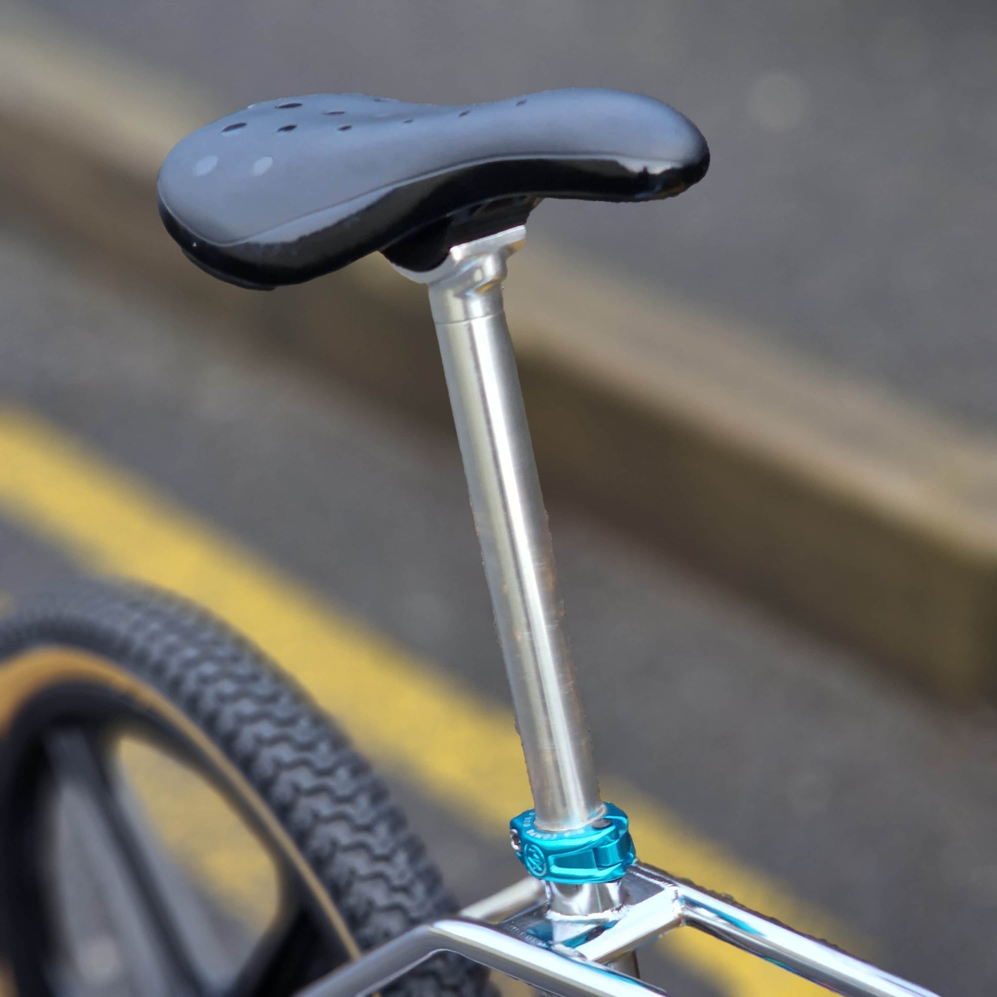 Haro Old School BMX Bikes Haro 40th Anniversary Bob Haro Freestyler Bike Chrome with Skyway Graphites