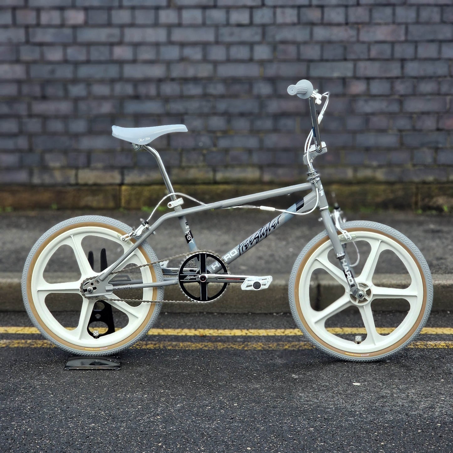 Haro Old School BMX Bikes Grey/White Haro Freestyler FST Sport Bike Grey / White Previously Owned