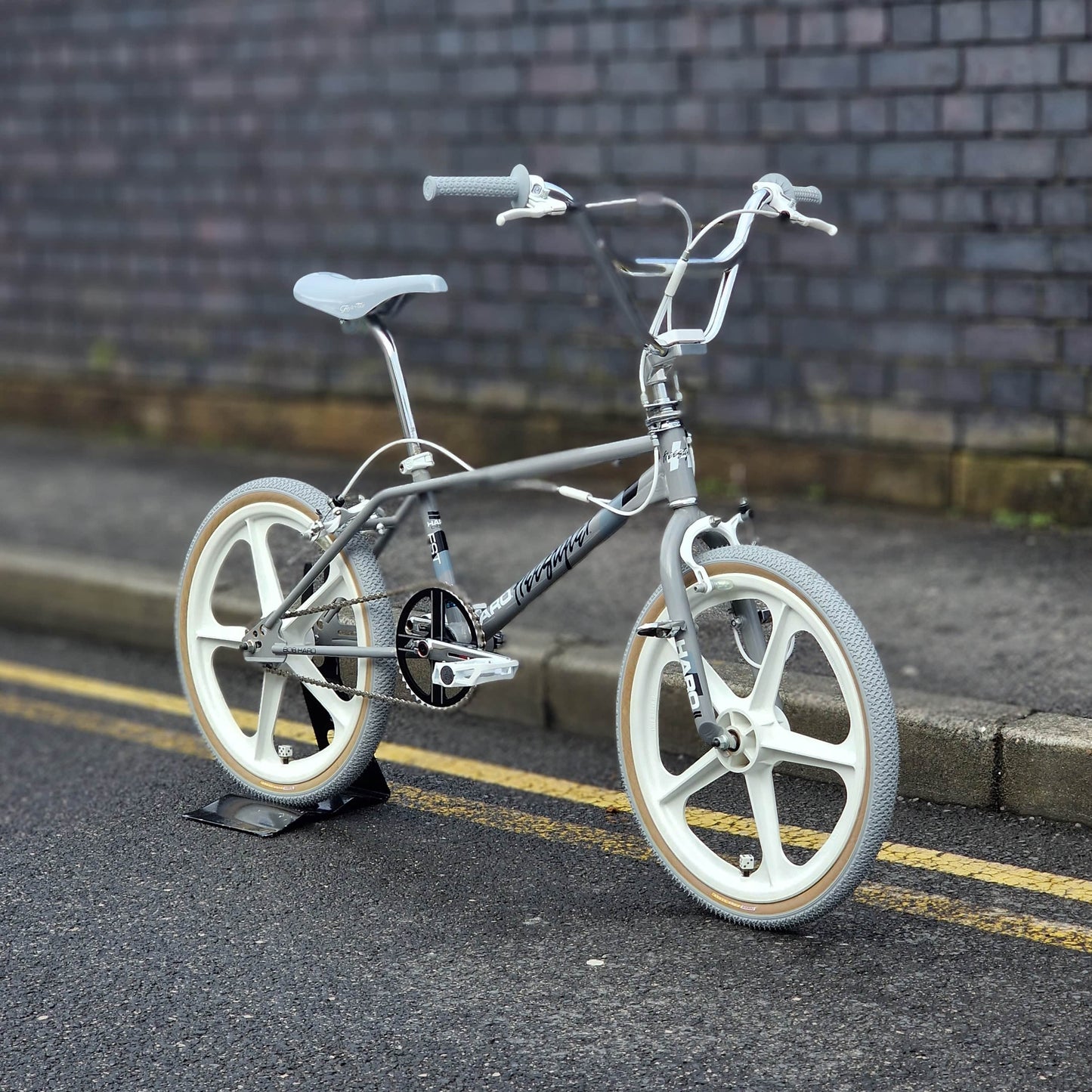 Haro Old School BMX Bikes Grey/White Haro Freestyler FST Sport Bike Grey / White Previously Owned