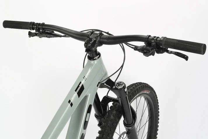 Haro Bikes Haro Greer Alloy 1 Full Suspension Mountain Bike Black / White