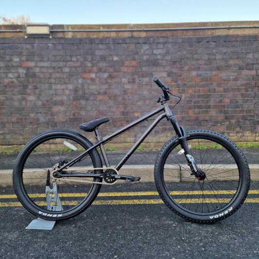 Haro Bikes Matte Black Haro Steel Reserve 2.0 26" Hardtail Dirt Jump Bike Matte Black