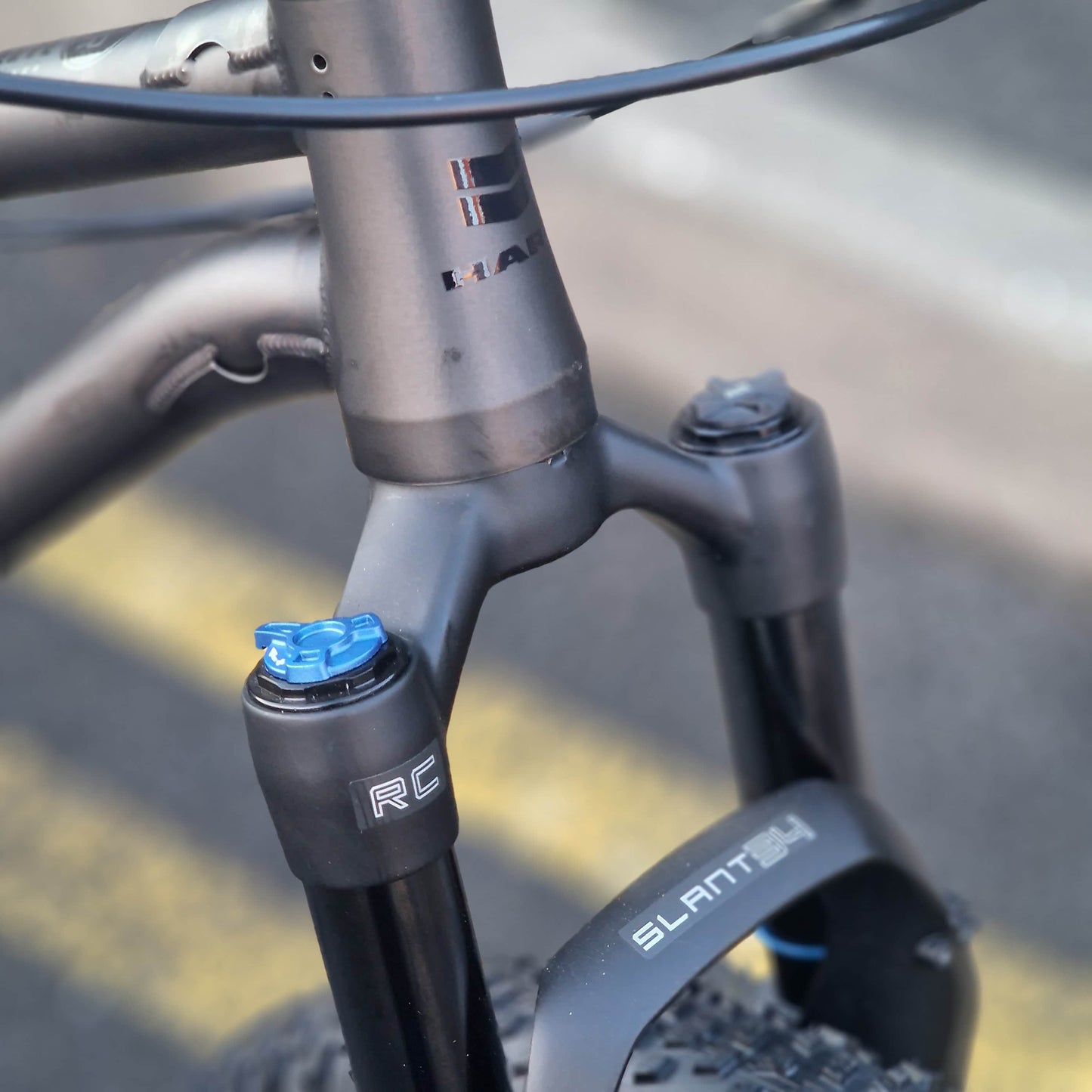 Haro Bikes Matte Black Haro Steel Reserve 2.0 26" Hardtail Dirt Jump Bike Matte Black