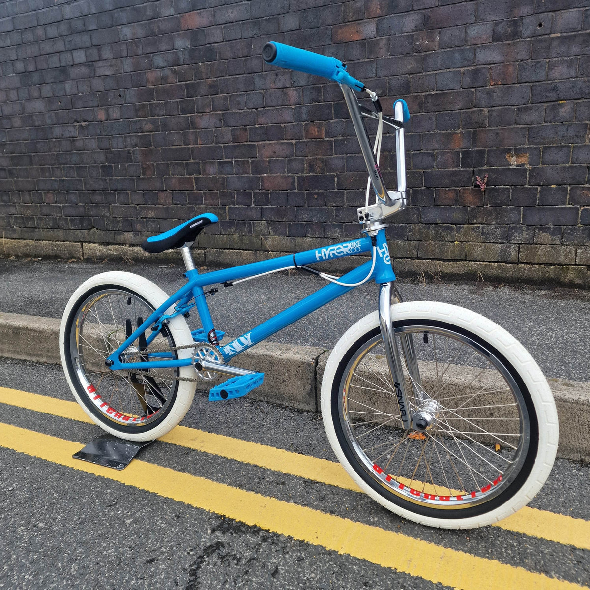Hyper BMX Bikes Blue / 20.8 Hyper Indy Custom Bike Blue