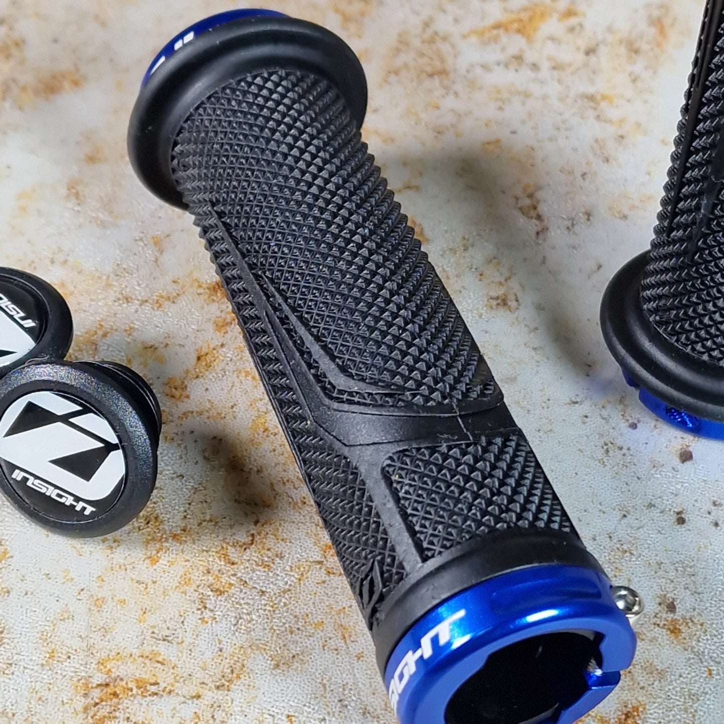 Insight BMX Racing Insight C.O.G.S Lock-On 130mm Grips