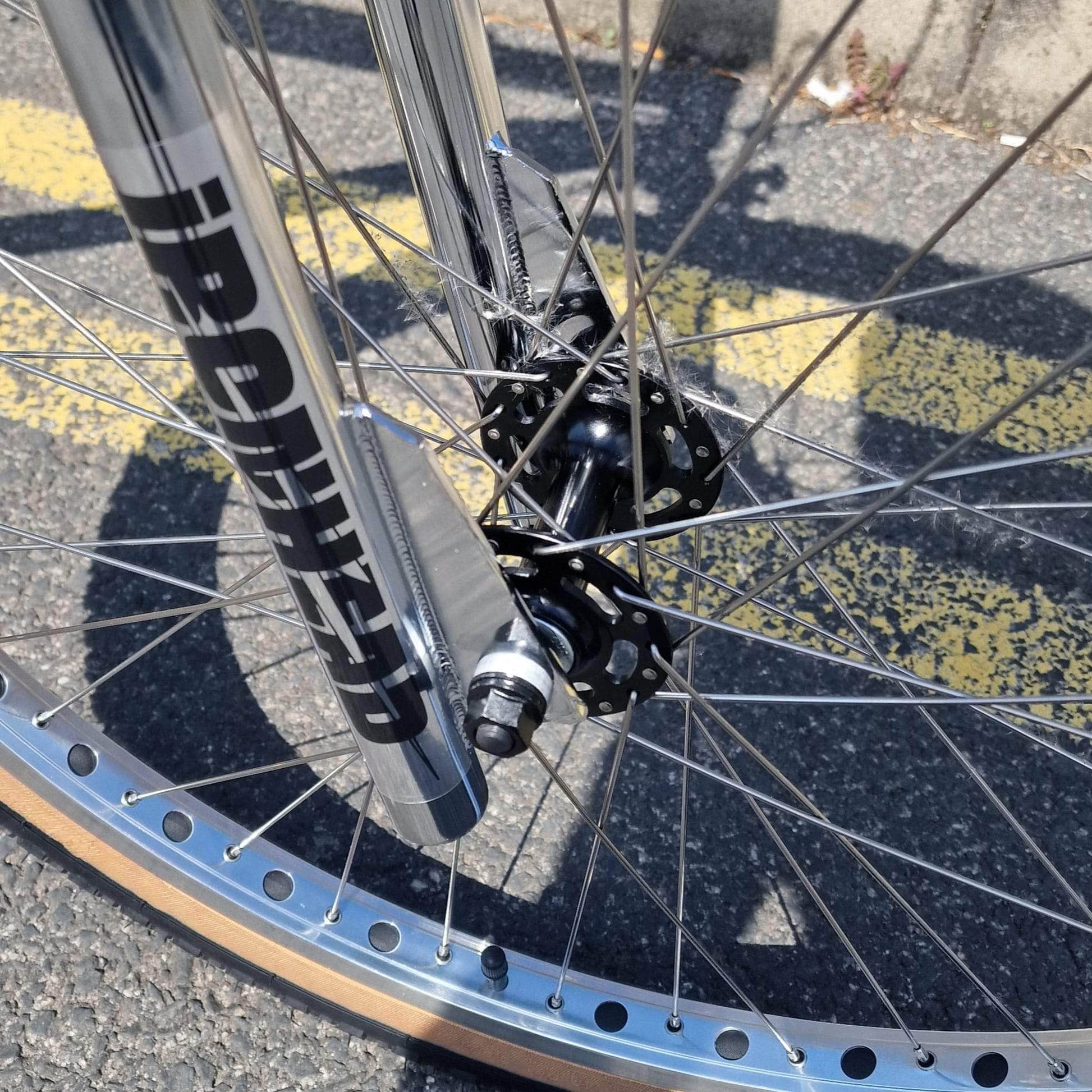 IRONHEAD Old School BMX Chrome / 26 Inch Ironhead Custom 26 Inch Cruiser Bike Chrome / Black