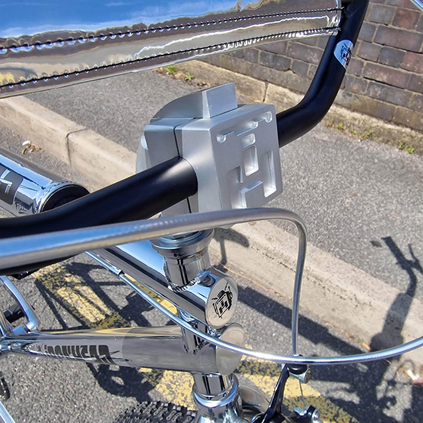 IRONHEAD Old School BMX Chrome / 26 Inch Ironhead Custom 26 Inch Cruiser Bike Chrome / Black