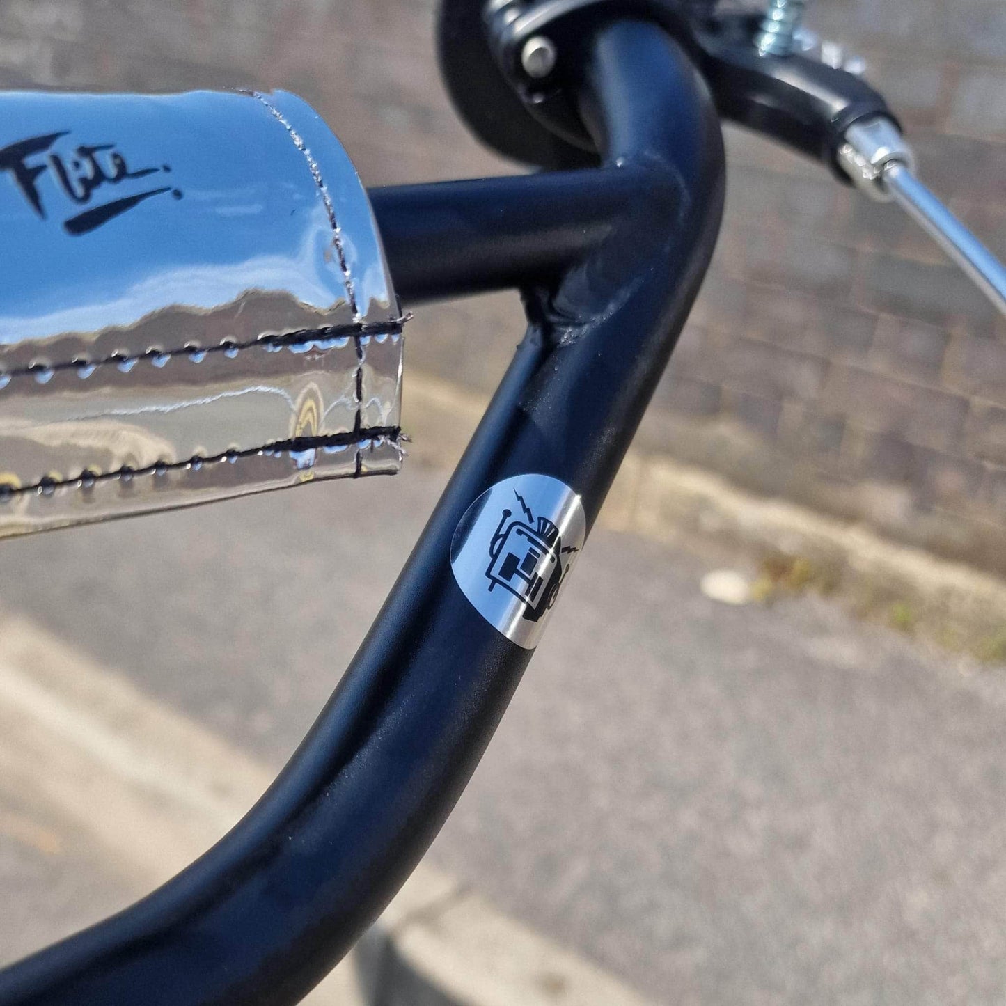 IRONHEAD Old School BMX Chrome / 26 Inch Ironhead Custom 26 Inch Cruiser Bike Chrome / Black