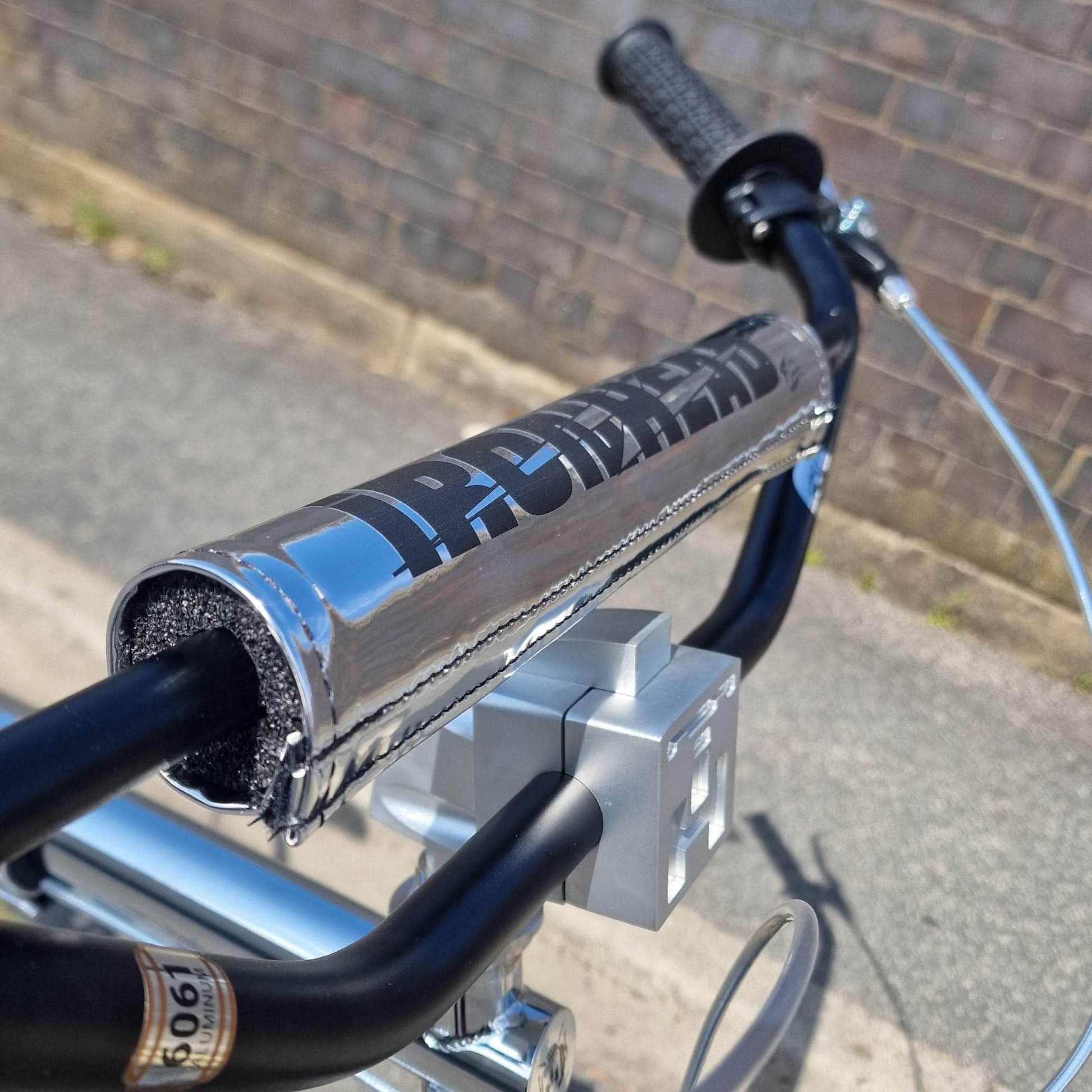 IRONHEAD Old School BMX Chrome / 26 Inch Ironhead Custom 26 Inch Cruiser Bike Chrome / Black