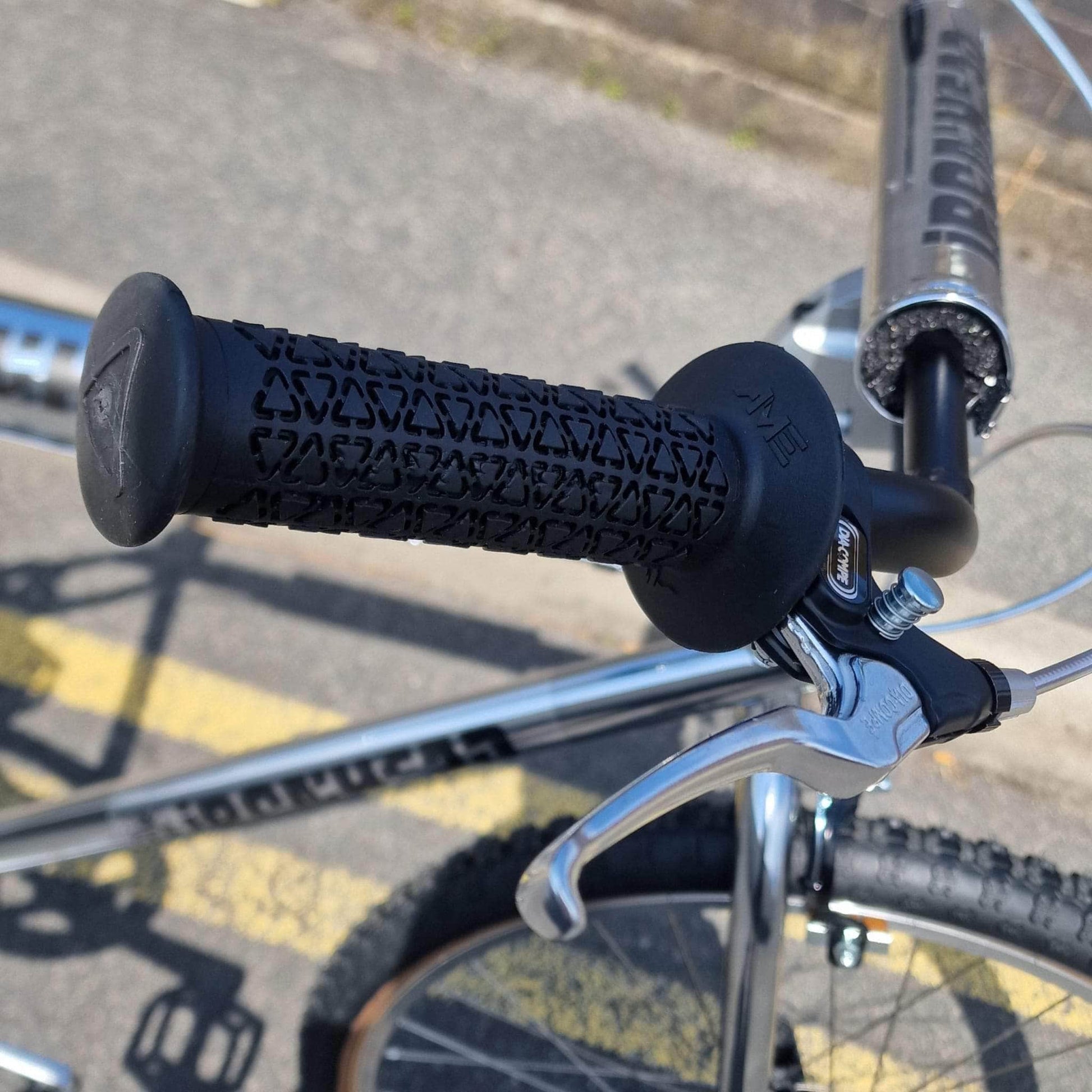 IRONHEAD Old School BMX Chrome / 26 Inch Ironhead Custom 26 Inch Cruiser Bike Chrome / Black