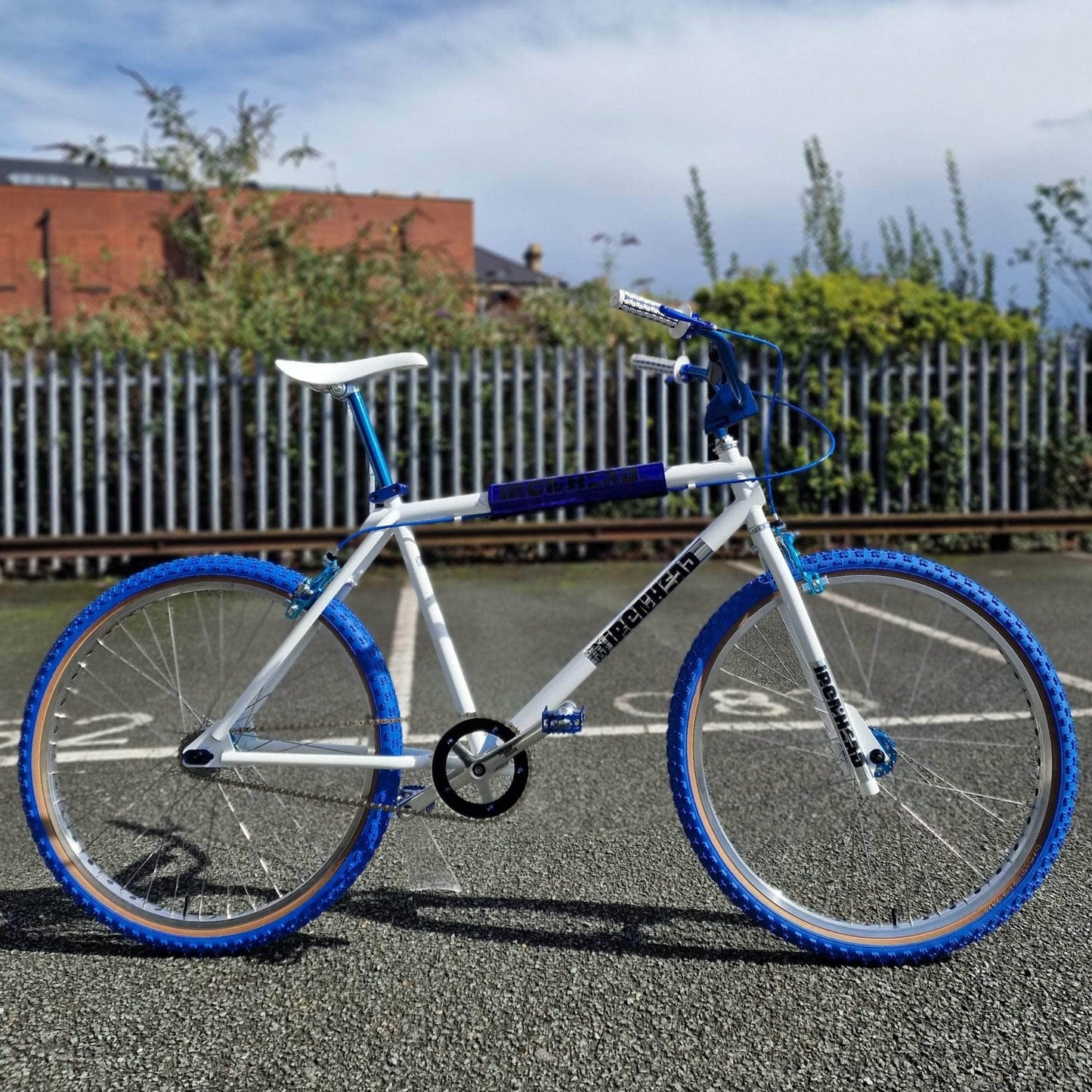 IRONHEAD Old School BMX Bikes White / Blue / 26 Inch Ironhead Custom 26 Inch Cruiser Bike White / Bllue