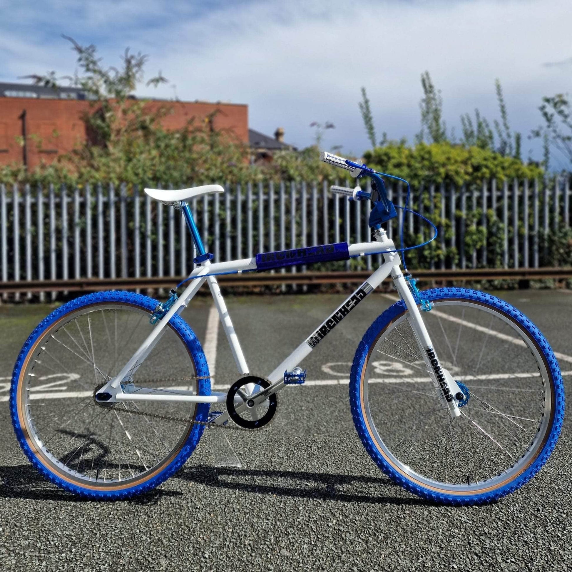 IRONHEAD Old School BMX Bikes White / Blue / 26 Inch Ironhead Custom 26 Inch Cruiser Bike White / Bllue