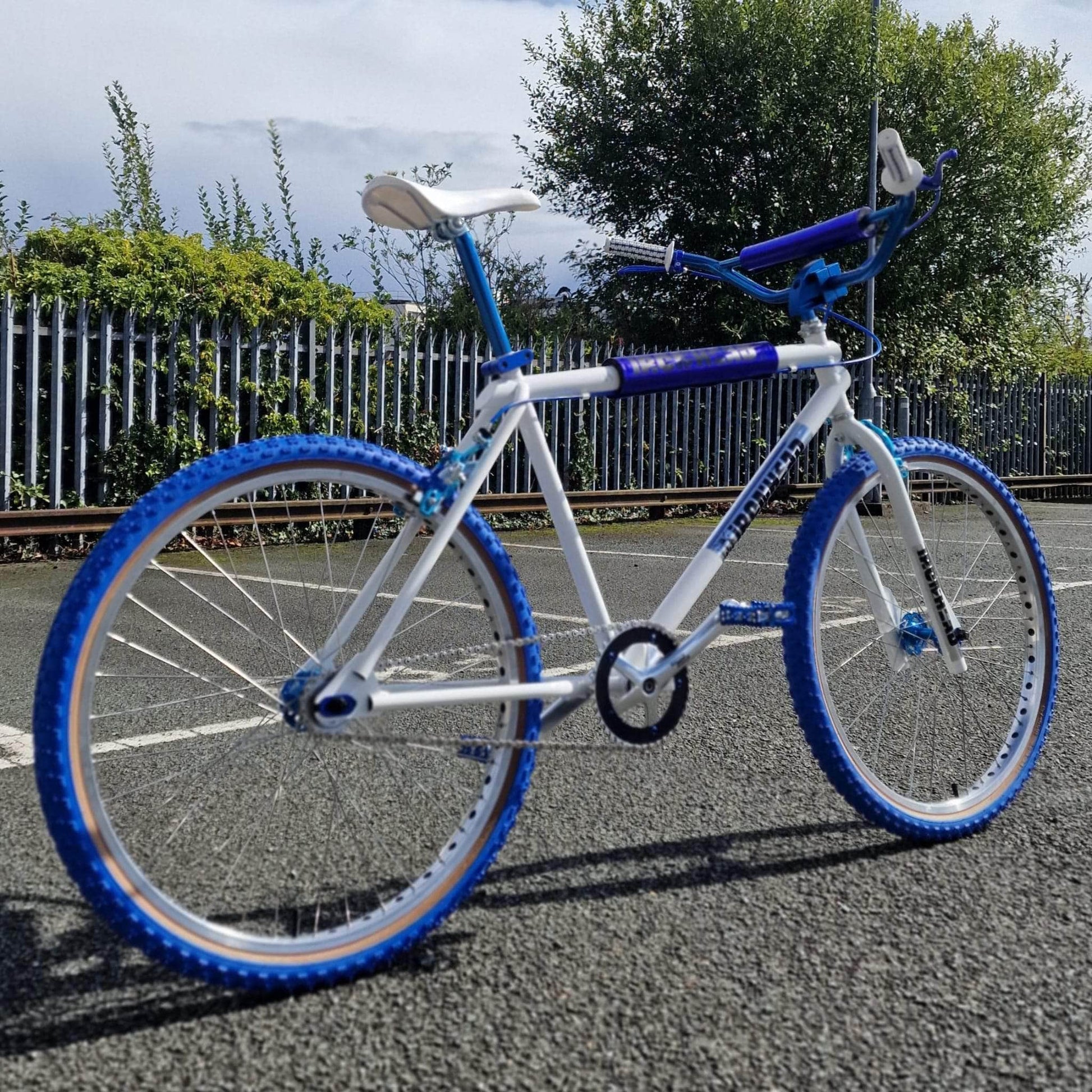 IRONHEAD Old School BMX Bikes White / Blue / 26 Inch Ironhead Custom 26 Inch Cruiser Bike White / Bllue