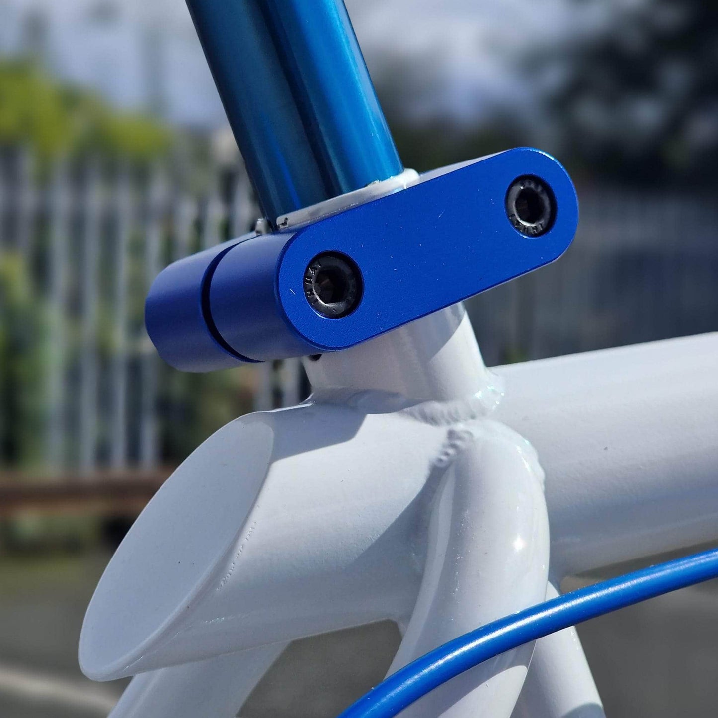 IRONHEAD Old School BMX Bikes White / Blue / 26 Inch Ironhead Custom 26 Inch Cruiser Bike White / Bllue