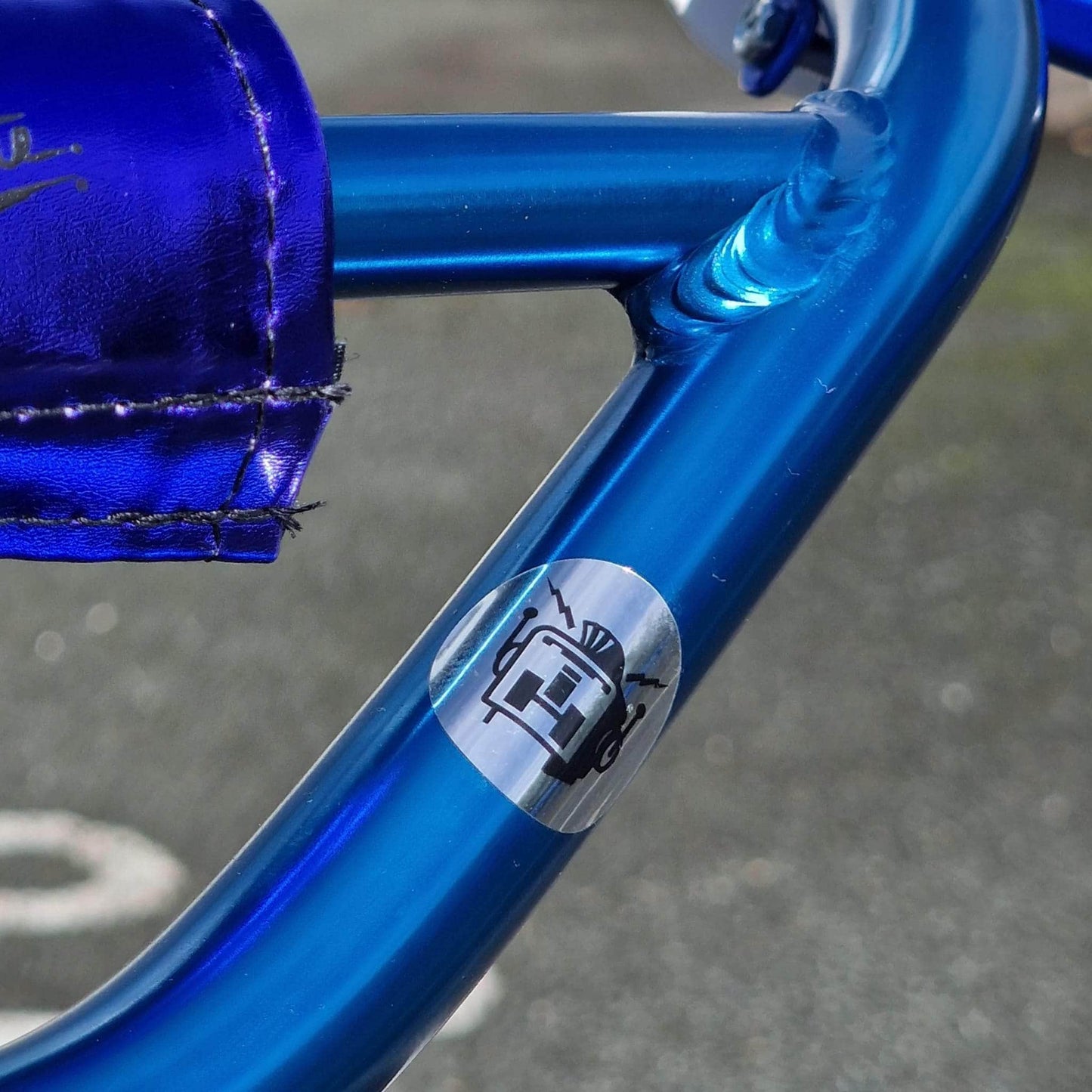 IRONHEAD Old School BMX Bikes White / Blue / 26 Inch Ironhead Custom 26 Inch Cruiser Bike White / Bllue